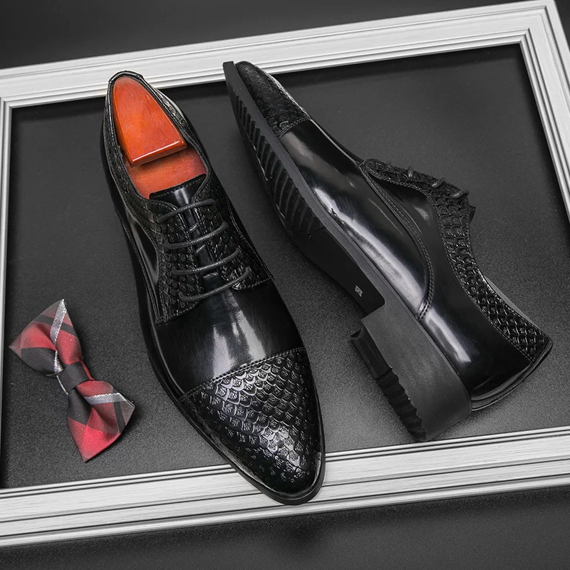 Hot Sale Brogue Leather Shoes Men Big Size 48 Pointed Formal Shoe Man Lace-Up Business Dress Shoe Men Oxford zapatos de vestir