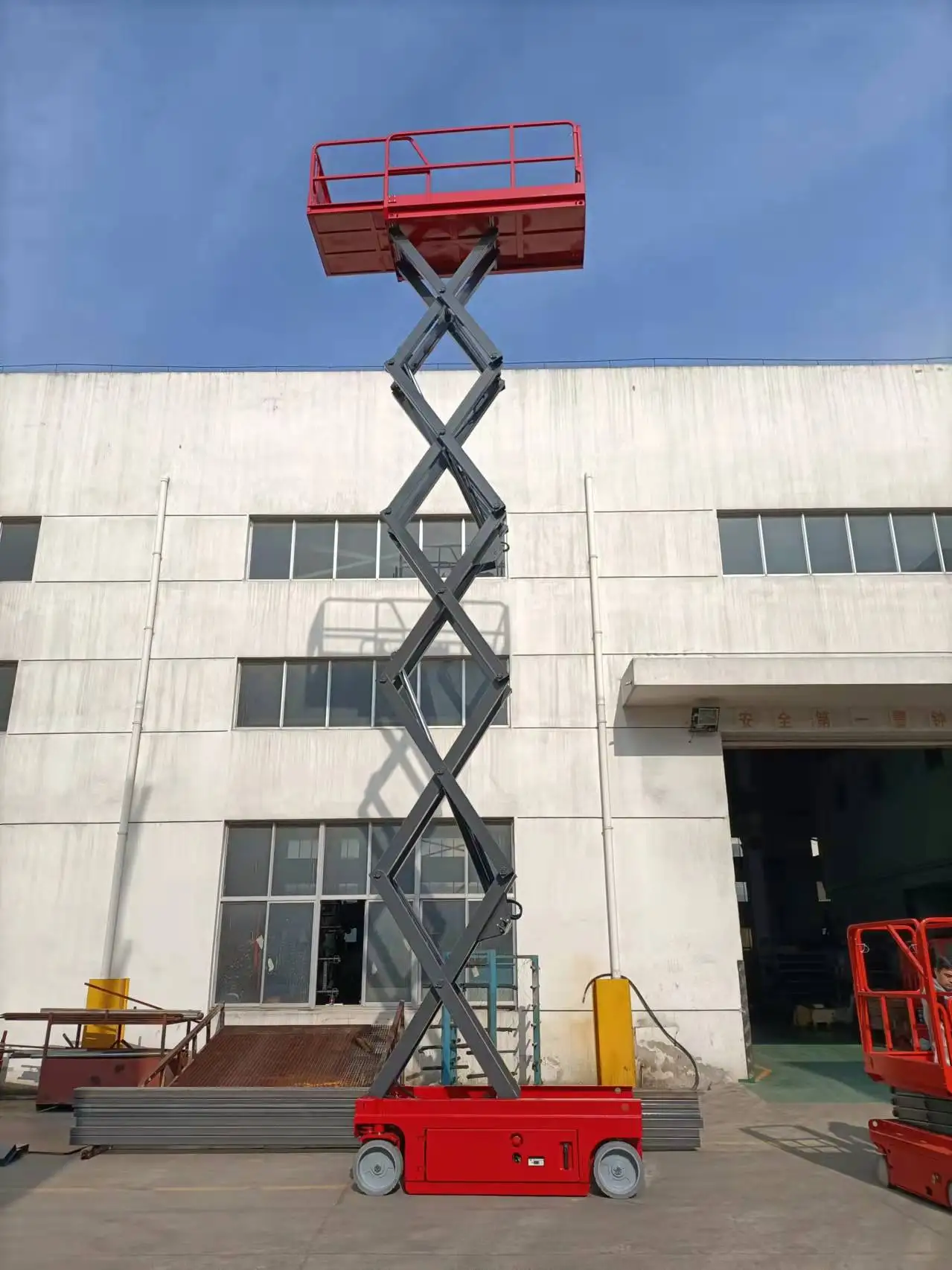 Plate-forme électrique hydraulique échafaudage Table équipement de levage échelle Mobile ciseaux ascenseur
