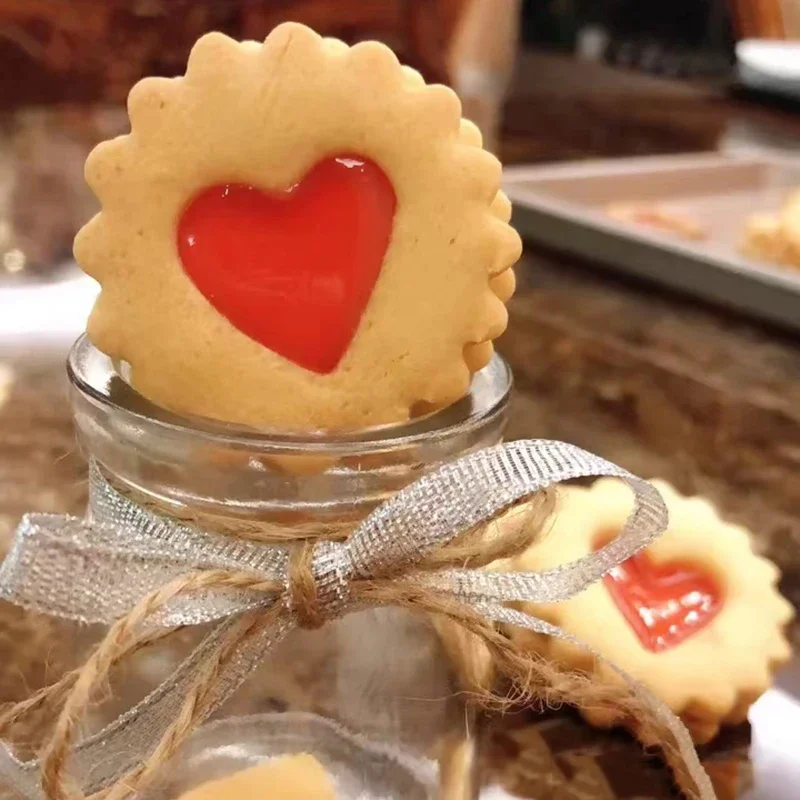 Runde Ausstechformen mit Hohlherz-Design für Valentinstag, Herzförmige Sandwich-Keksformen, Backformen für Fondant-Stempelarbeiten – Detail 5