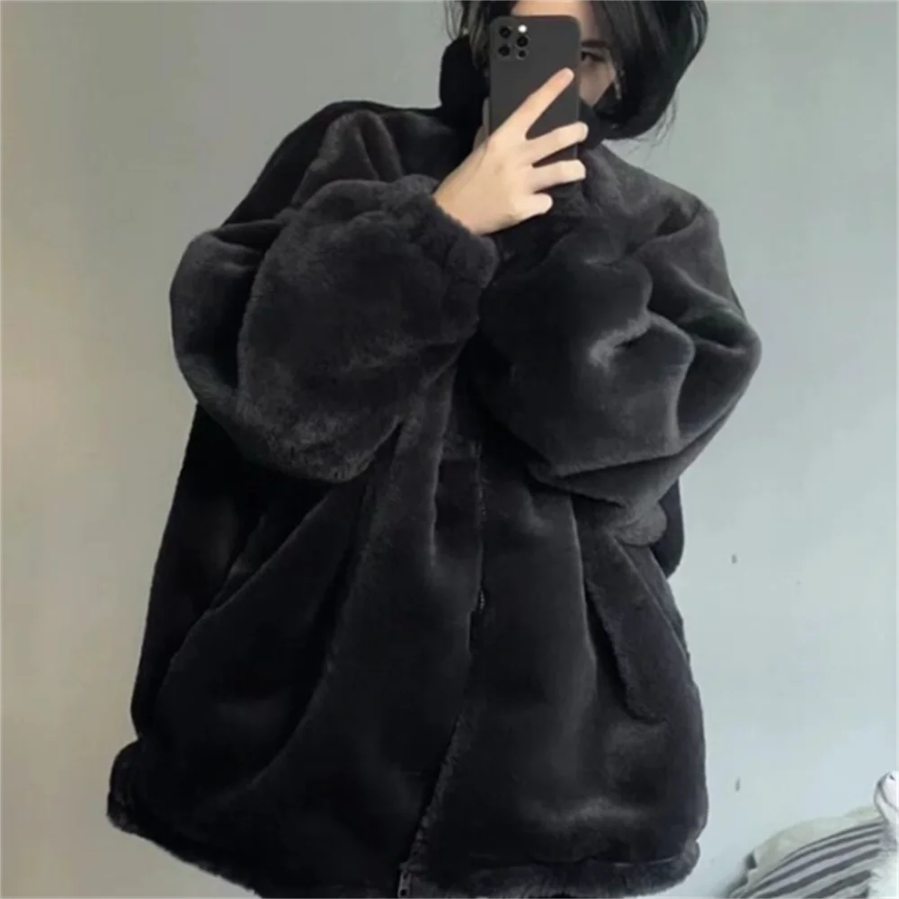 Nuovo cappotto di pelliccia invernale cappotto di agnello femminile velluto di visone sciolto cappotto nero addensato donna