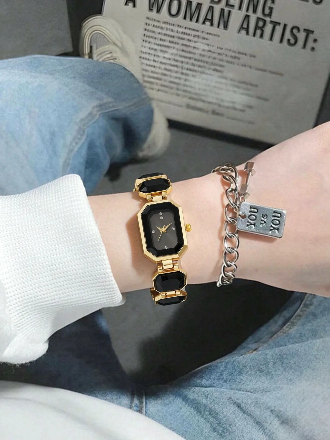 Small square ladies' watch, European and American women's wristwatch, fashionable square quartz watch
