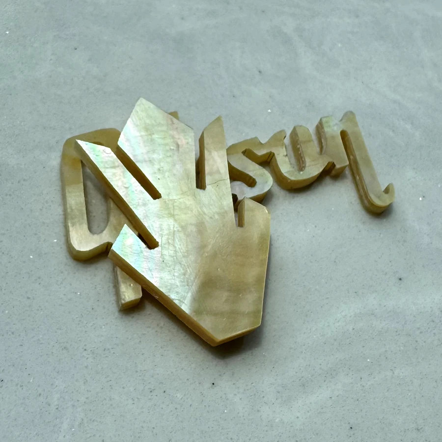 2.0 mm Thickness Gold Mother of Pearl Guitar Crown Peghead Logo Inlay Decal