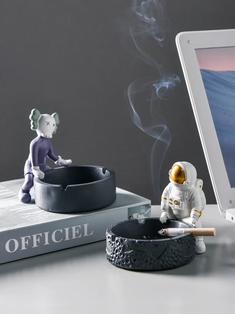 

Nordic Astronaut Ashtray, Creative Ash Tray, Cute Smoking Weed Gift for Boyfriend, Home Decoration Accessories