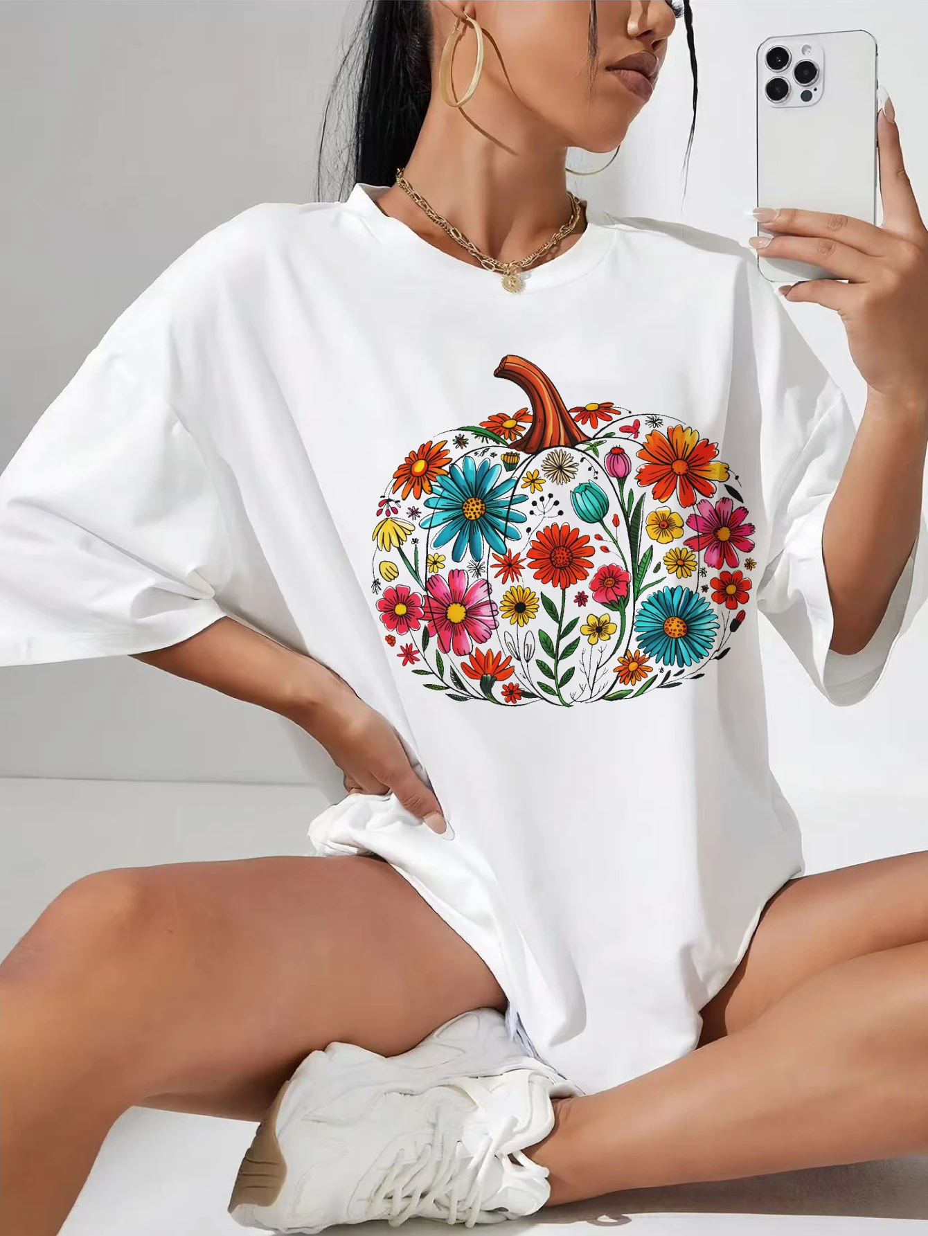 

Женская удобная белая футболка с круглым вырезом и цветочным принтом тыквы, осенний топ больших размеров, мягкая праздничная одежда на Хэллоуин на осень