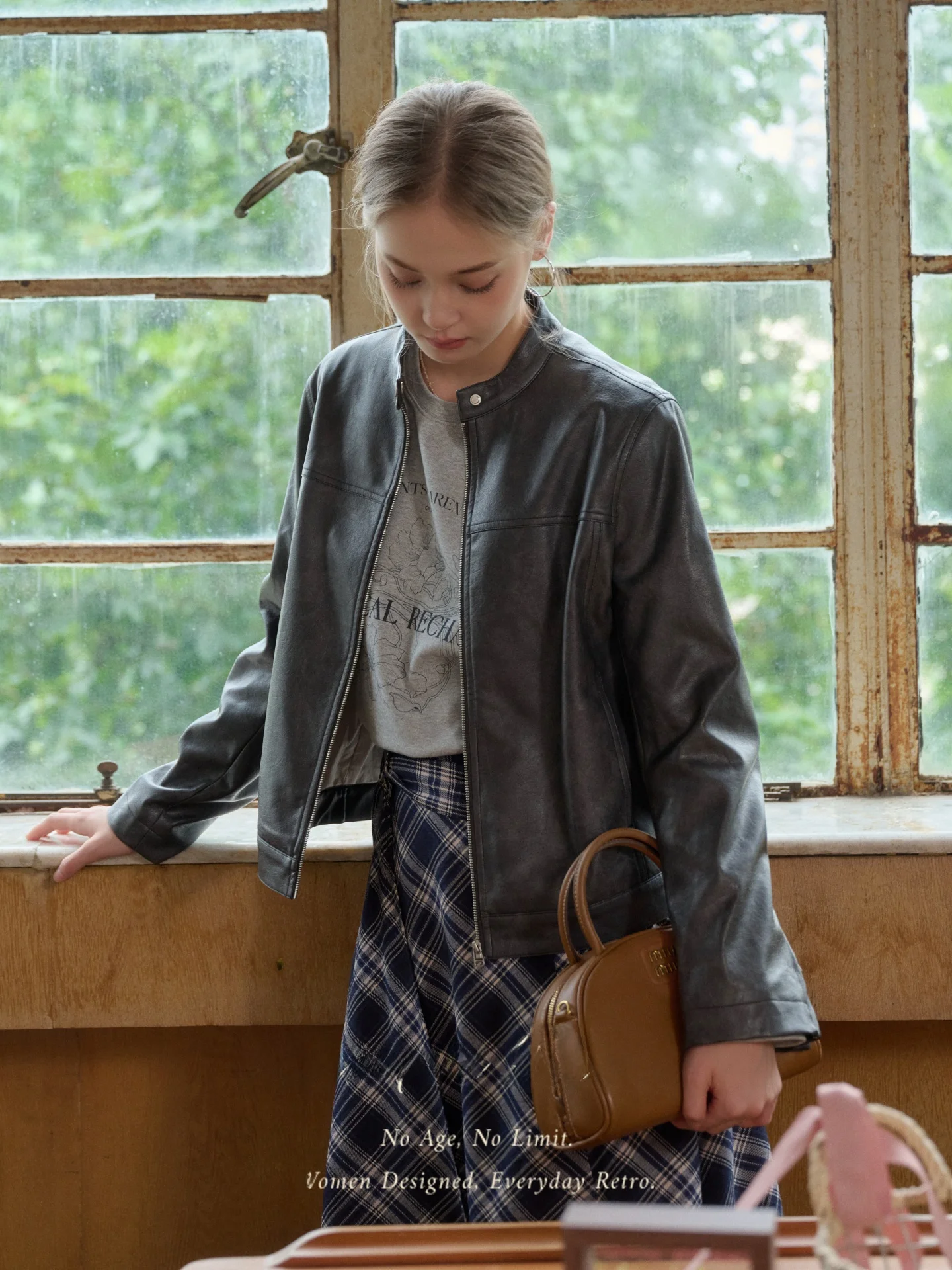 Jaqueta Simples Retro em Couro PU para Mulheres, Tamanho Pequeno, Gola Alta, Zíper, Ajuste Solto, Moda Jovem para o Dia a Dia