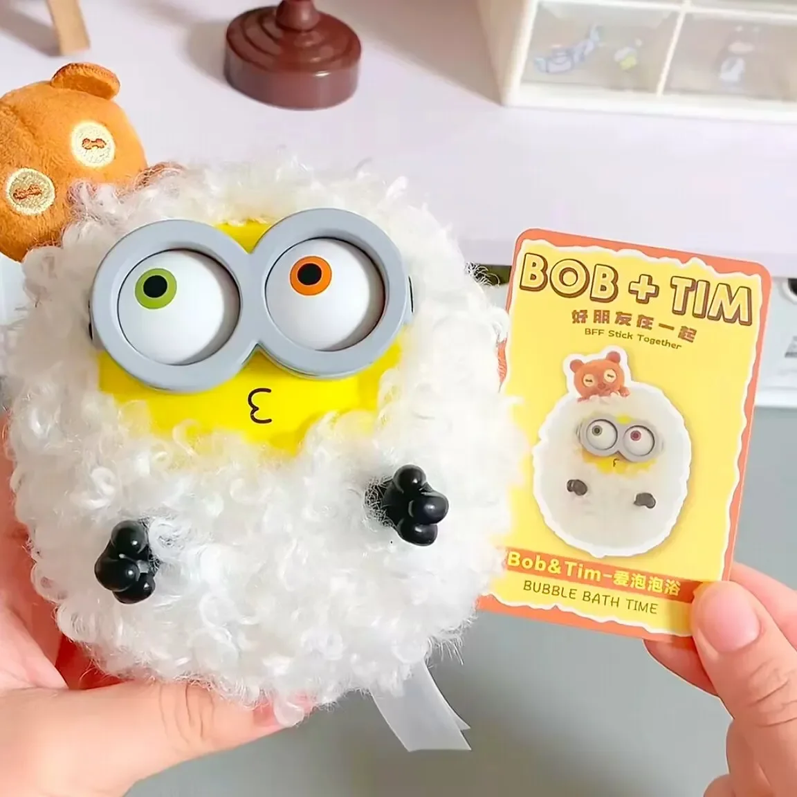 52TOYS Minions: Niedliche Plüschpuppen in Überraschungsbox, Vielseitiger Schlüsselanhänger, Dekoration für Rucksack und Tasche, Weiches Spielzeug, Geschenke – Detail 11