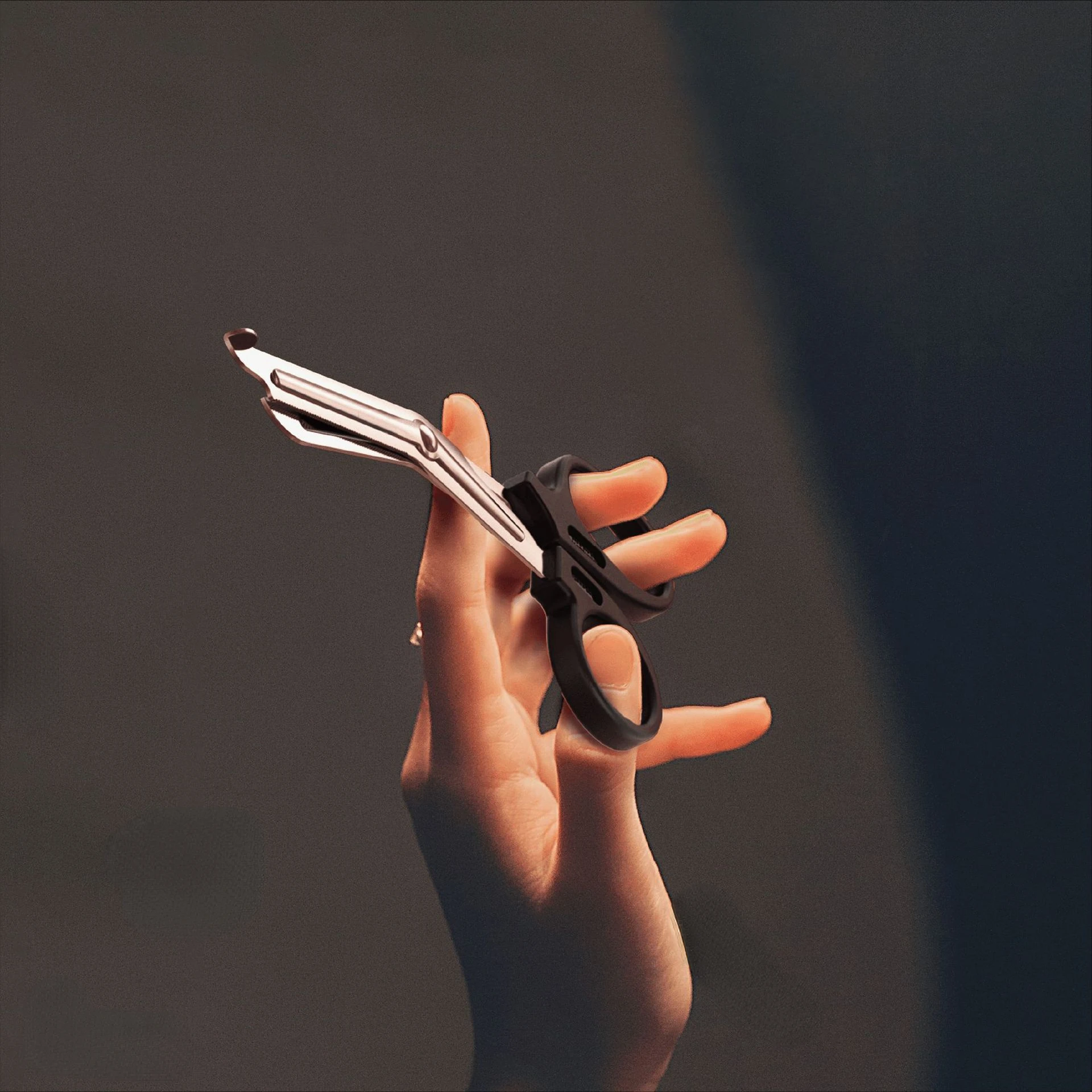 بقاء الإسعافات الأولية الصدمة  - مراجعة Medical Scissors وسعره