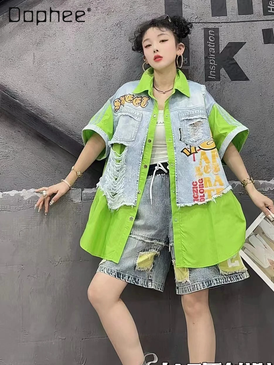 

Европейская женская рубашка 2026 года, летняя новинка, джинсовая с вставками, с принтом и узором из дырок, топ-куртка конфетных цветов с коротким рукавом