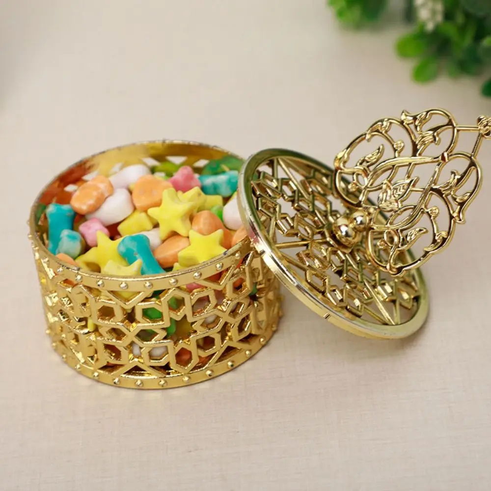 Portable Gold-plated Gold Hollow Box European Style Handheld Candy Container Box Delicate Packaging Gift Box Wedding Table