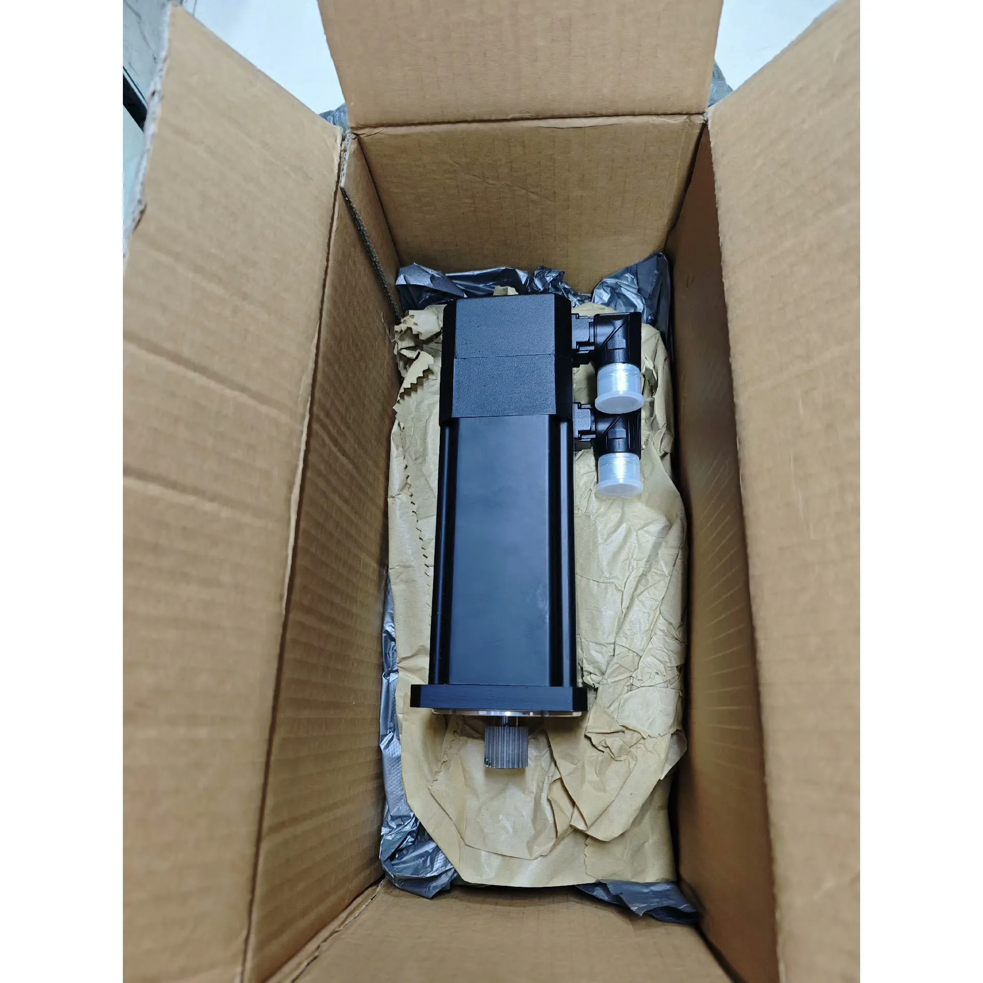 

8LSA34.E3030D200-0 Servo Motor New Open Box
