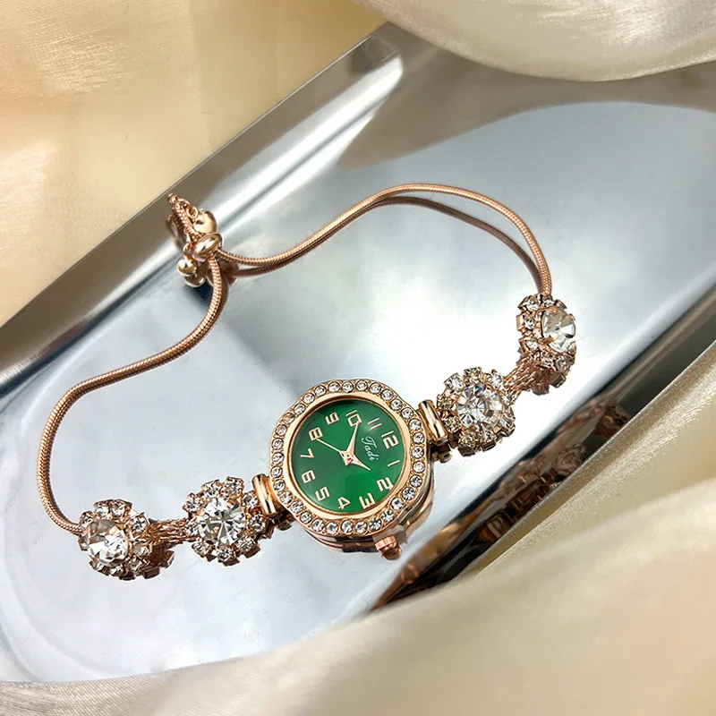 Women\'s Watch Brand Pullable Adjustable Bracelet Watch Fashionable Diamond Inlaid Light Luxury Elegant Clock Reloj V126
