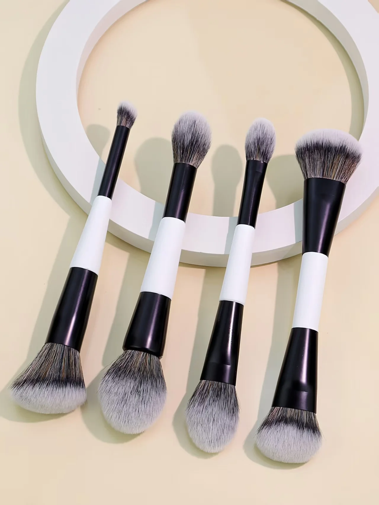 แปรงแต่งหน้าแบบสองหัว 4 ชิ้น, แปรงแต่งหน้าอเนกประสงค์, แปรงปัดแก้ม, แปรงรองพื้น, แปรงแป้งฝุ่น