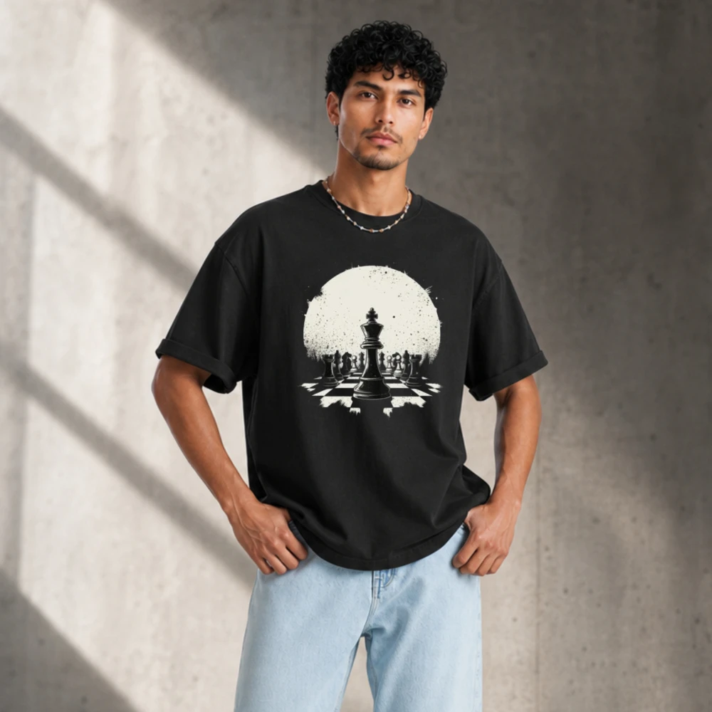Vintage Grunge Moon Background Chess King Piece Graphic T-Shirt Men Black White Ink Style Cotton Chess Champion Gift Casual Tops