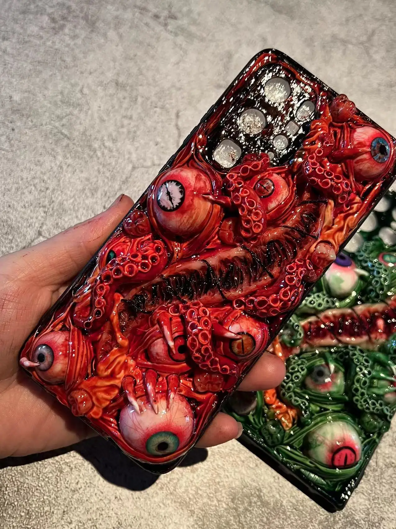 Casing Ponsel Bloody Cthulhu Tentacles Eyes, 16 Pro Max 15 14 12 Mini 11 SE 8 Plus X XR Casing iPhone, Samsung Galaxy Z Flip 6.