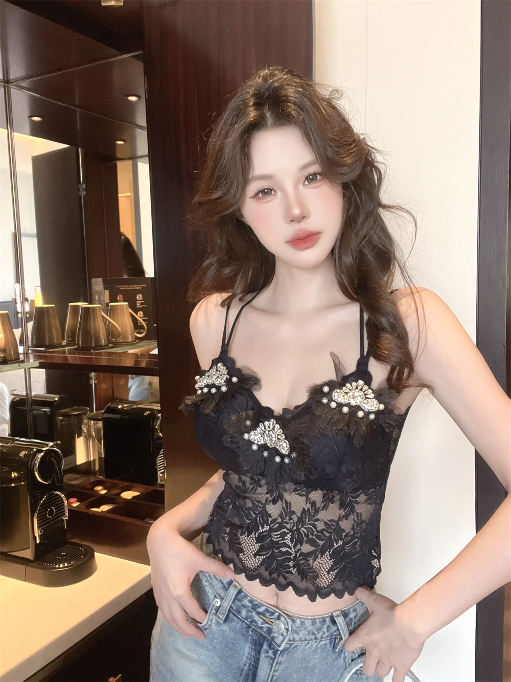 Canottiere estive sexy in pizzo con scollo a V, design corto, con perline e diamanti, canotta da donna incrociata senza schienale