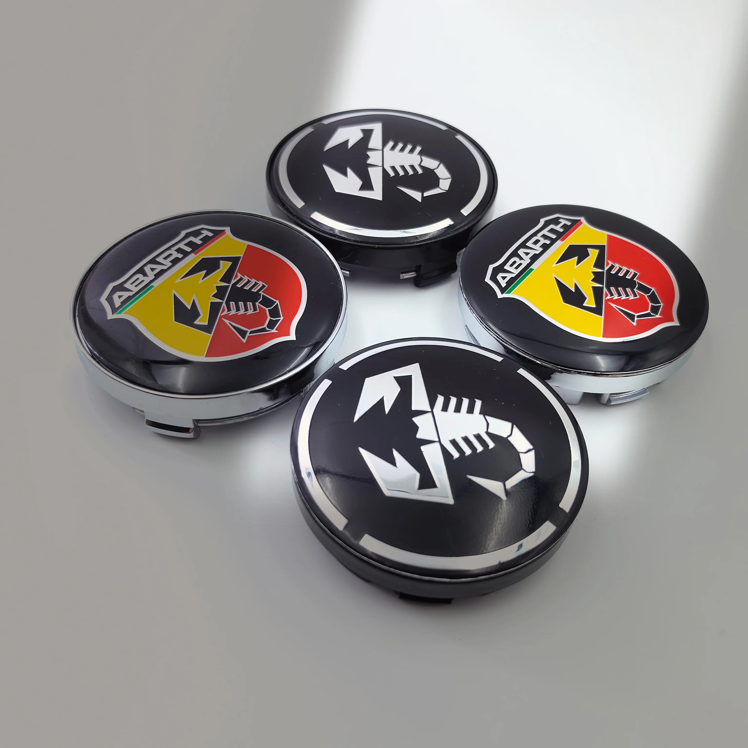4 Stück Fiat Abarth 3D-Logo Auto-Embleme 56 mm/60 mm Radnabenkappen Staubdichte Felgen-Refit-Abzeichen Aufkleber Styling-Zubehör