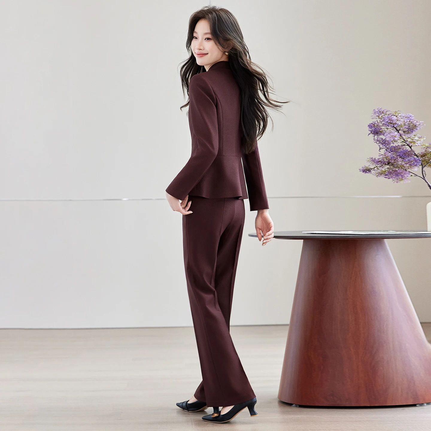 Reddish-Brown Women's Autumn Winter Commuting Suit High-Quality Stand-Collar Blazer And Slightly Flared Trousers Set
