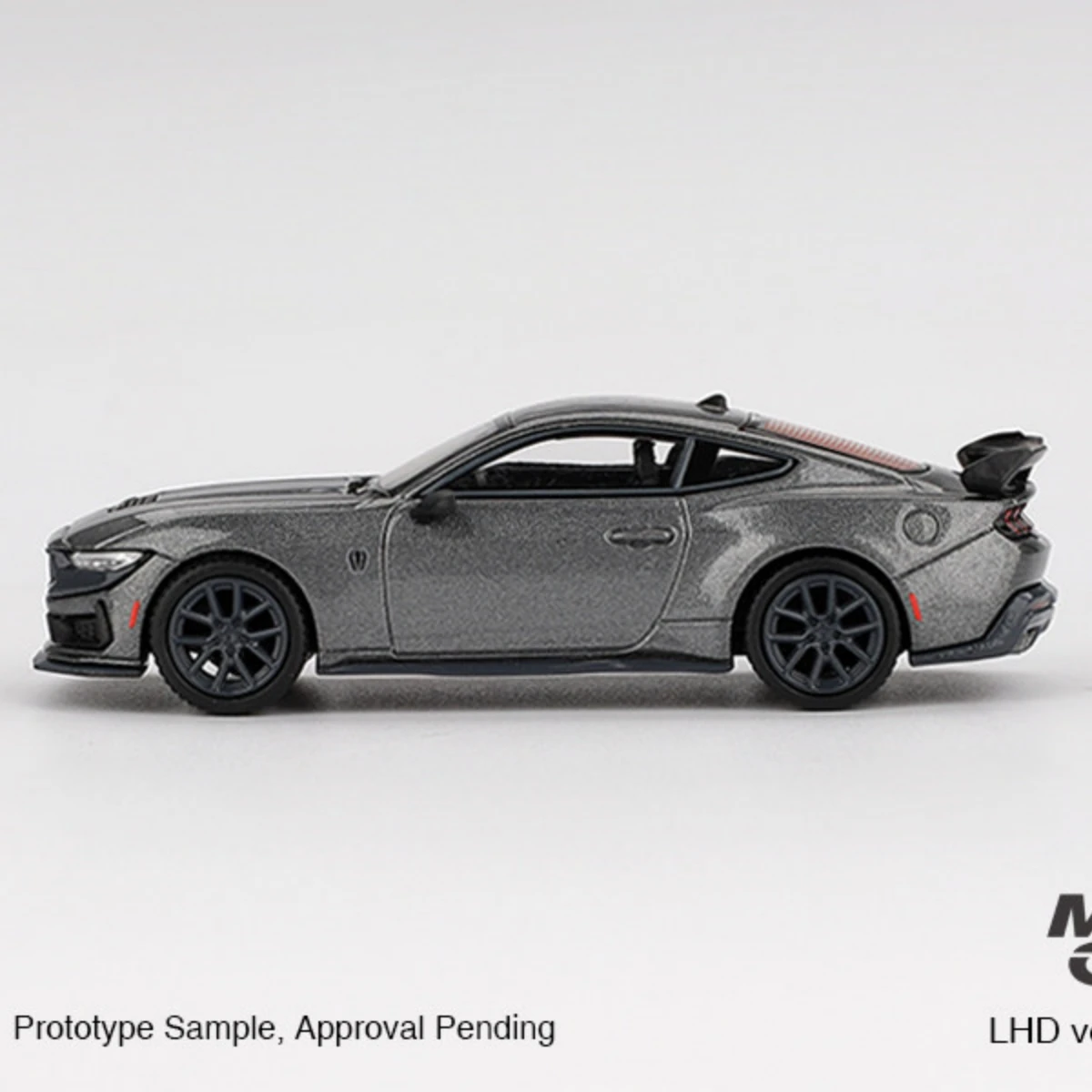 

Коллекционная модель автомобиля MINIGT TSM 1:64 957 Mustang Dark Horse 2024 из литого металла