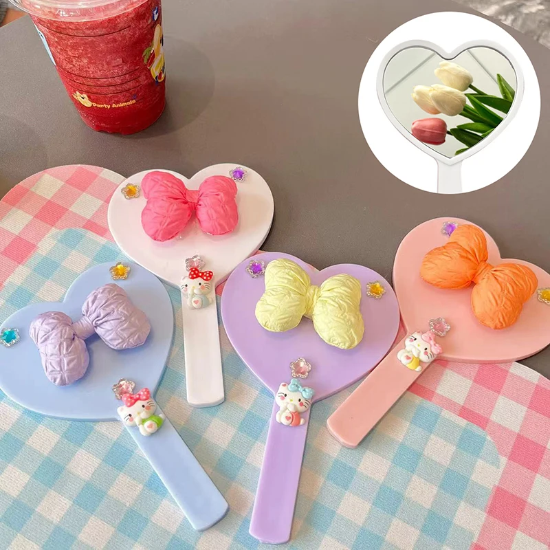 Cartoon Sanrio Portable Women Makeup Mirror Cute Hello Kitty Heart Hand Hold Cosmetic Makeup Mirrors Daily Use For Girls