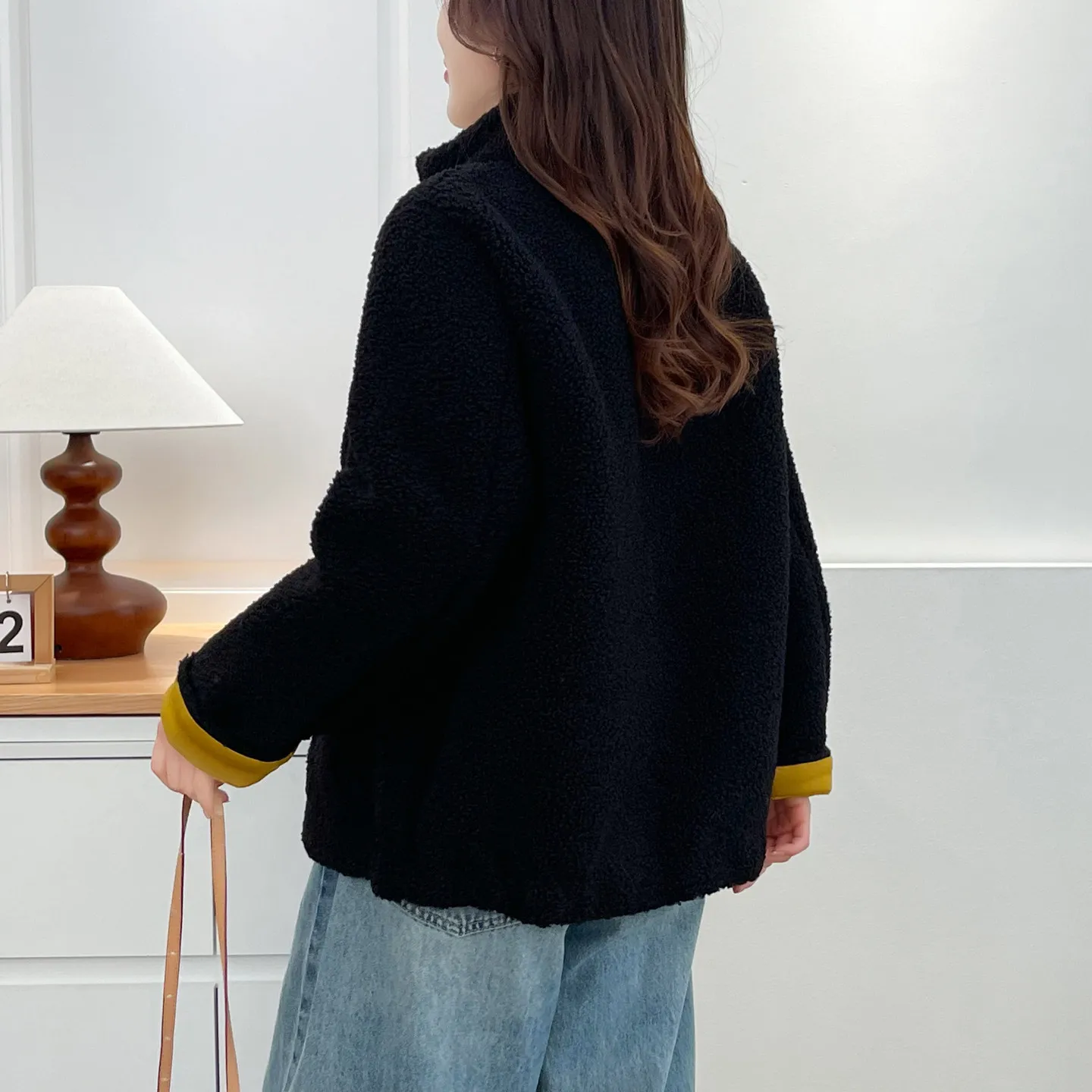 XXXXL Fashion Plus Size Woman Clothing Lamb Fleece Jacket 2025 Winter New Style Warm Thickened Stand Collar Coat 2596 - view 2