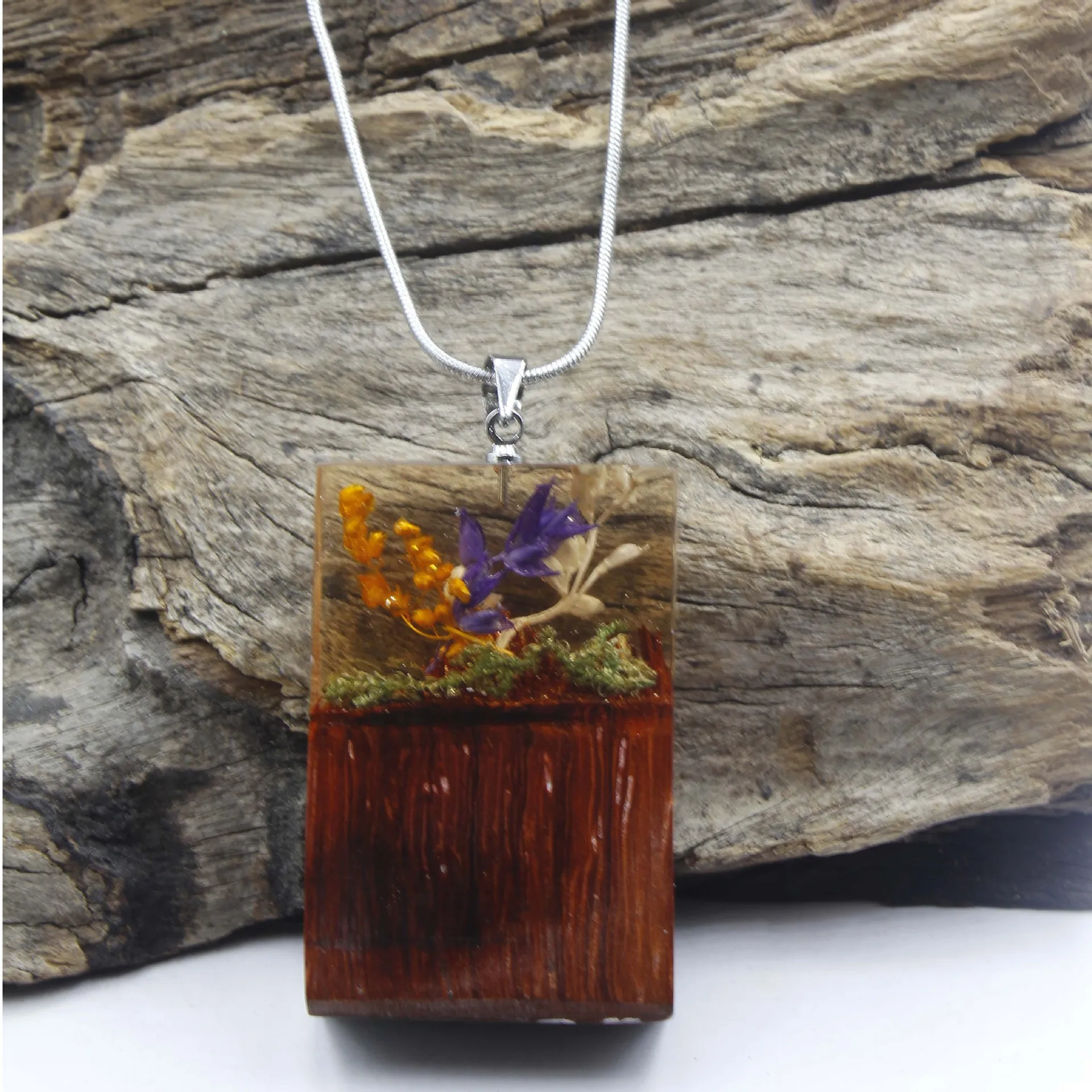 Nature Style Imitation Wooden Pile True Dried Flower Micro Landscape Necklace Women Literary Artistic High-end Banquet Necklace