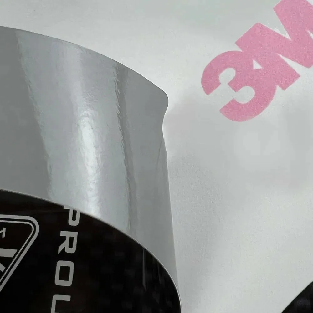 Рисунок 5 - Наклейка на бак Triumph