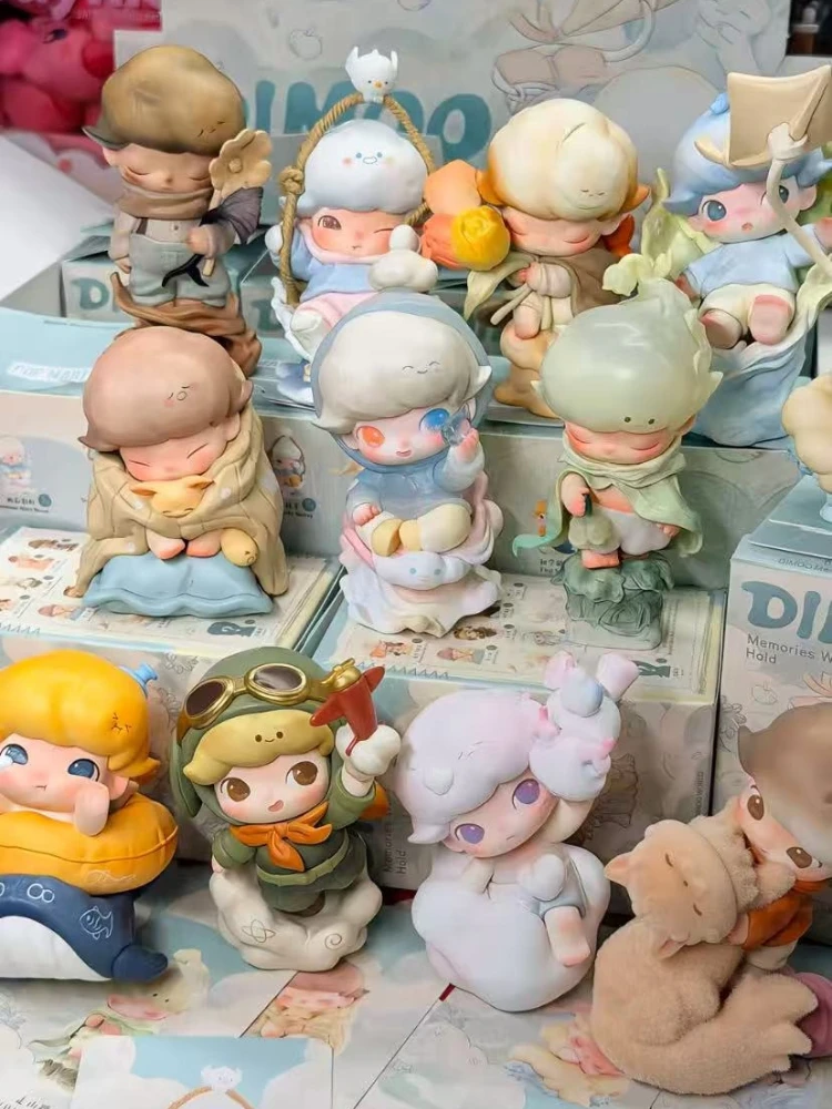 

New Dimoo Memorie We Hold Series Blind Box Action Figure Cute The Hourglass Figure Sachet Pendant Mystery Box Toy Gift