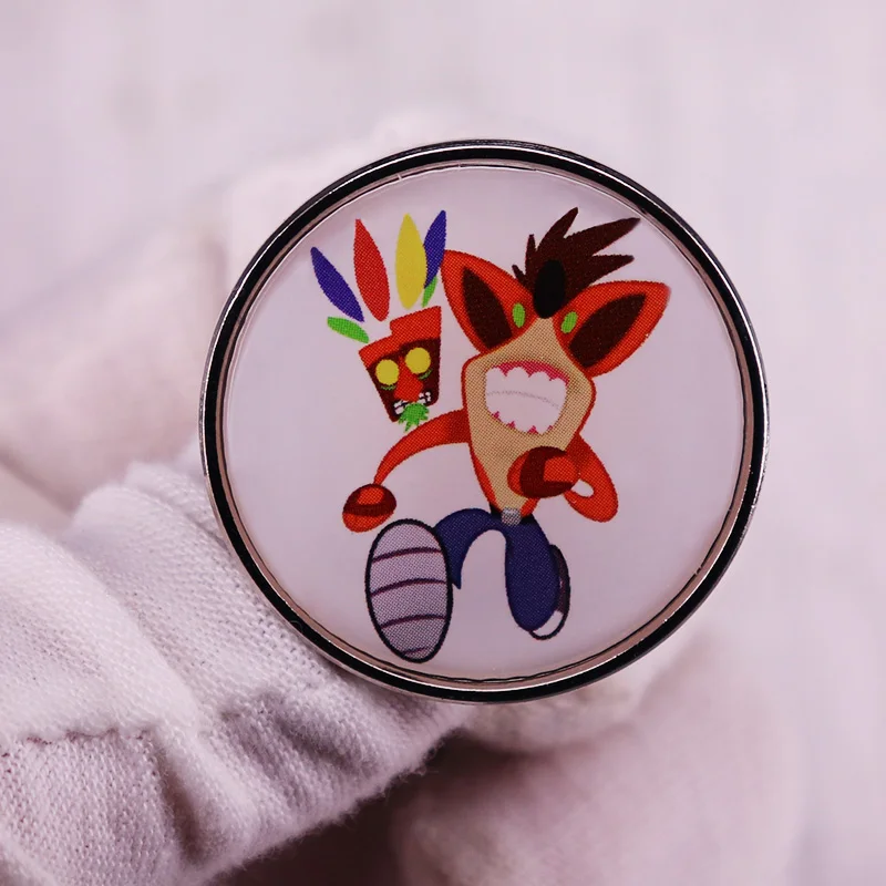

crash bandicoot badge game brooch