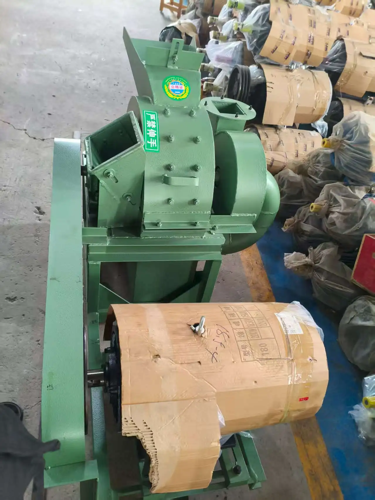 Multifunctionele houtversnipperaar Log Tak Poeder Slijpen Verpletterende Machine / Goedkope houtbrekermolen