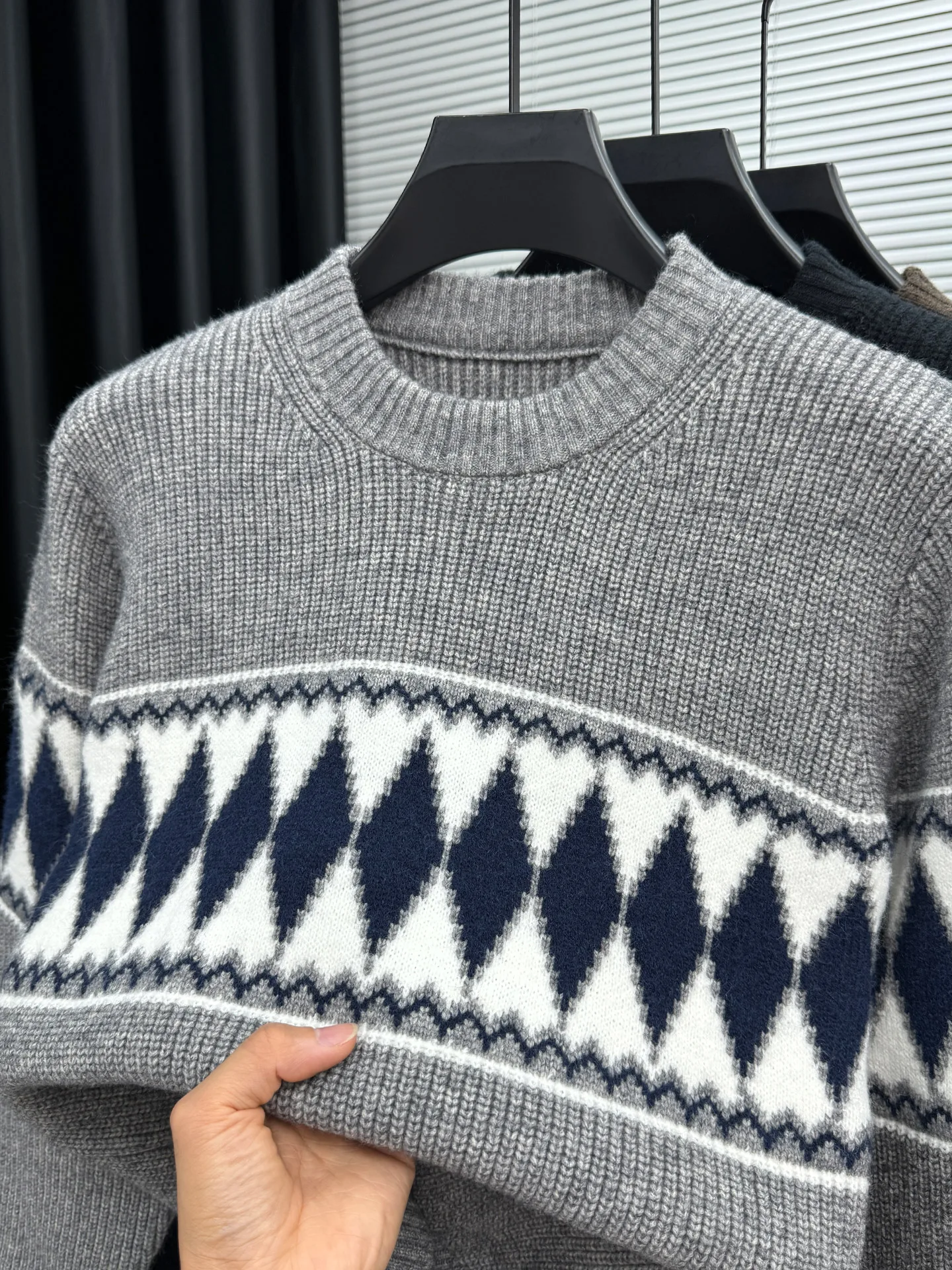 

Fashionable men's high-quality autumn and winter new knitted jacquard sweater round neck warm casual trendy top