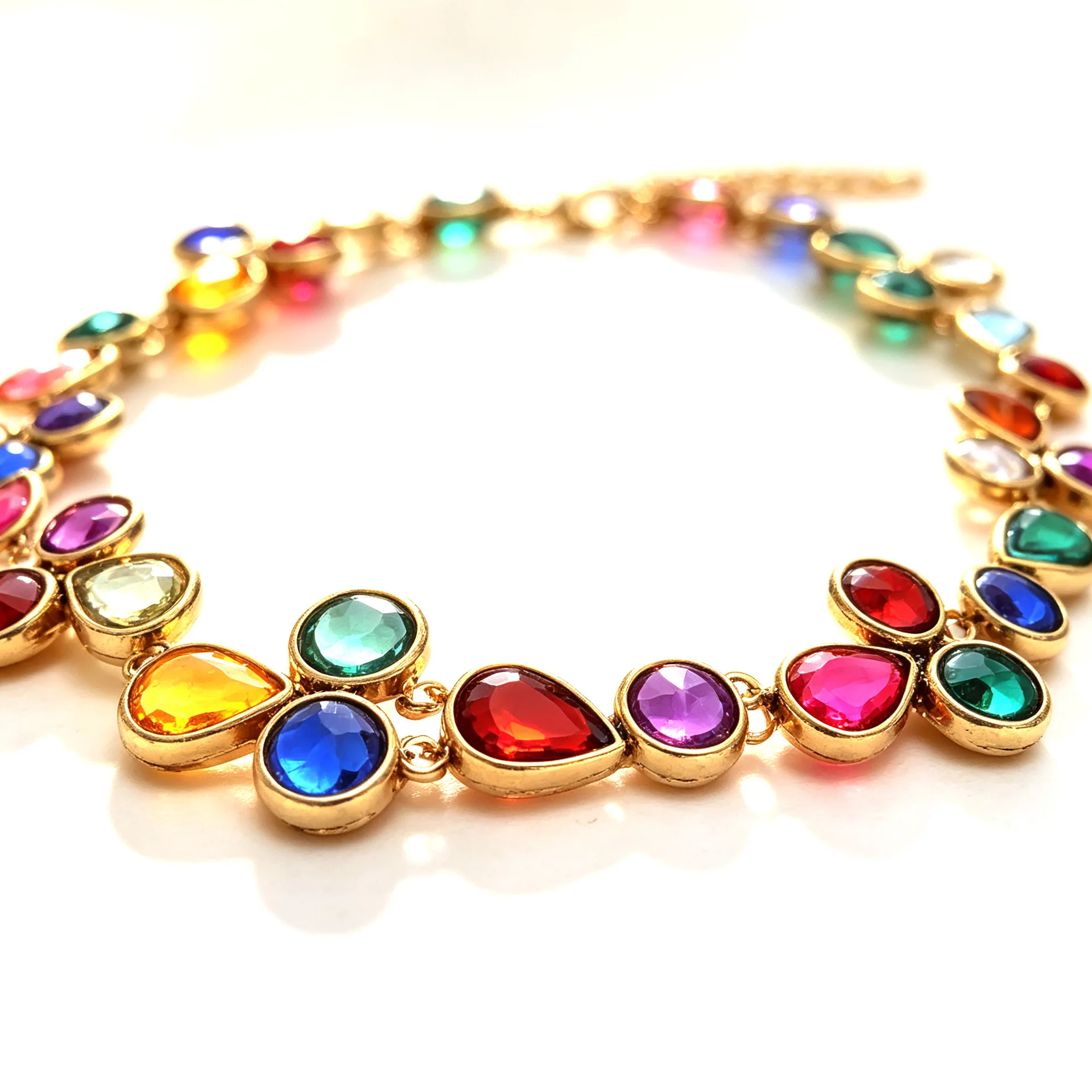 Persönliche, farbenfrohe Tropfenform-Kristall-Strass-Choker-Halskette für Damen, Statement-Schmuck für Bankette und Partys, Halsaccessoires – Detail 4