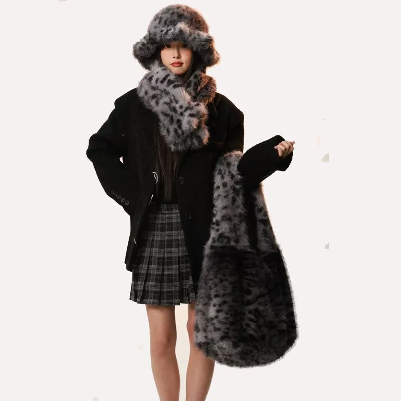 

A thick and warm fur scarf hat with plush fisherman's for women in winter