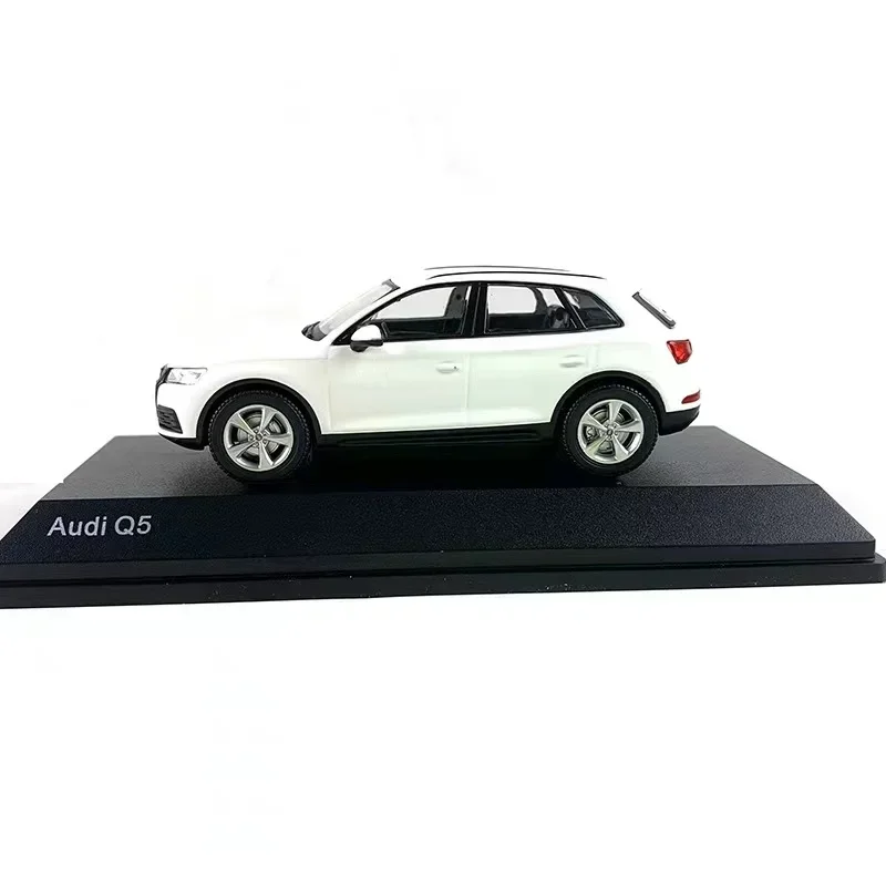 Diecast 1/43 Scale Audi Q5 SUV Off-road Vehicle Simulation Metal