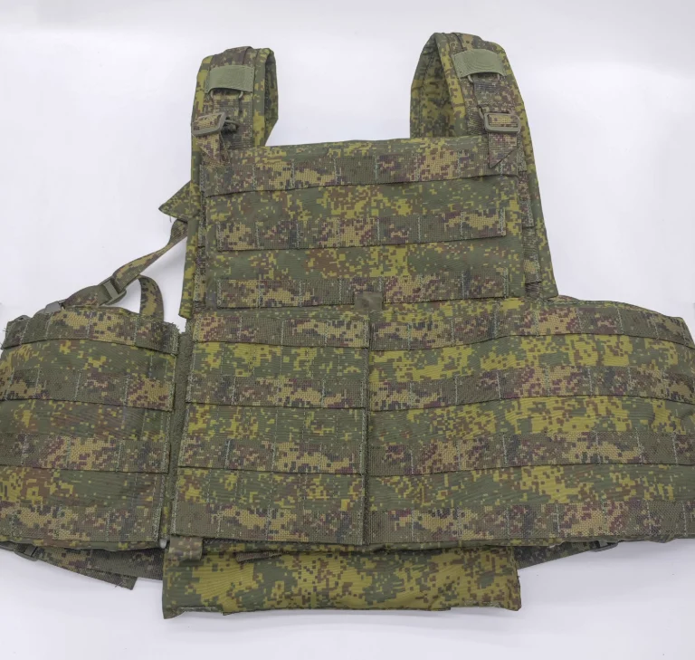 

Копия российского камуфляжного тактического жилета Emr 6B46 зеленого цвета