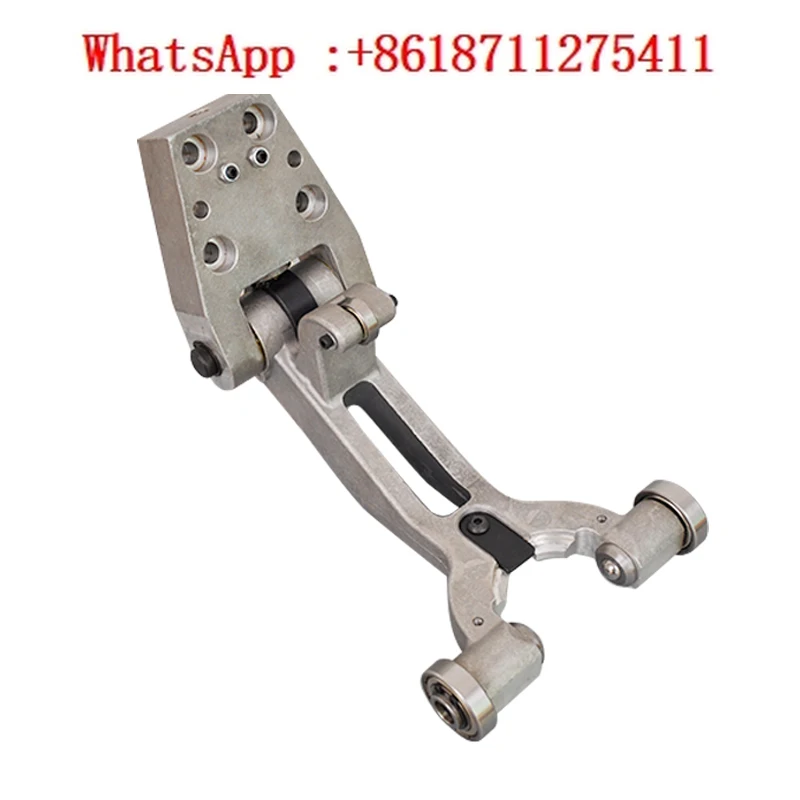 

North Ju knife clamp tool library machining center Doosan knife claw tool holder arm type BT30