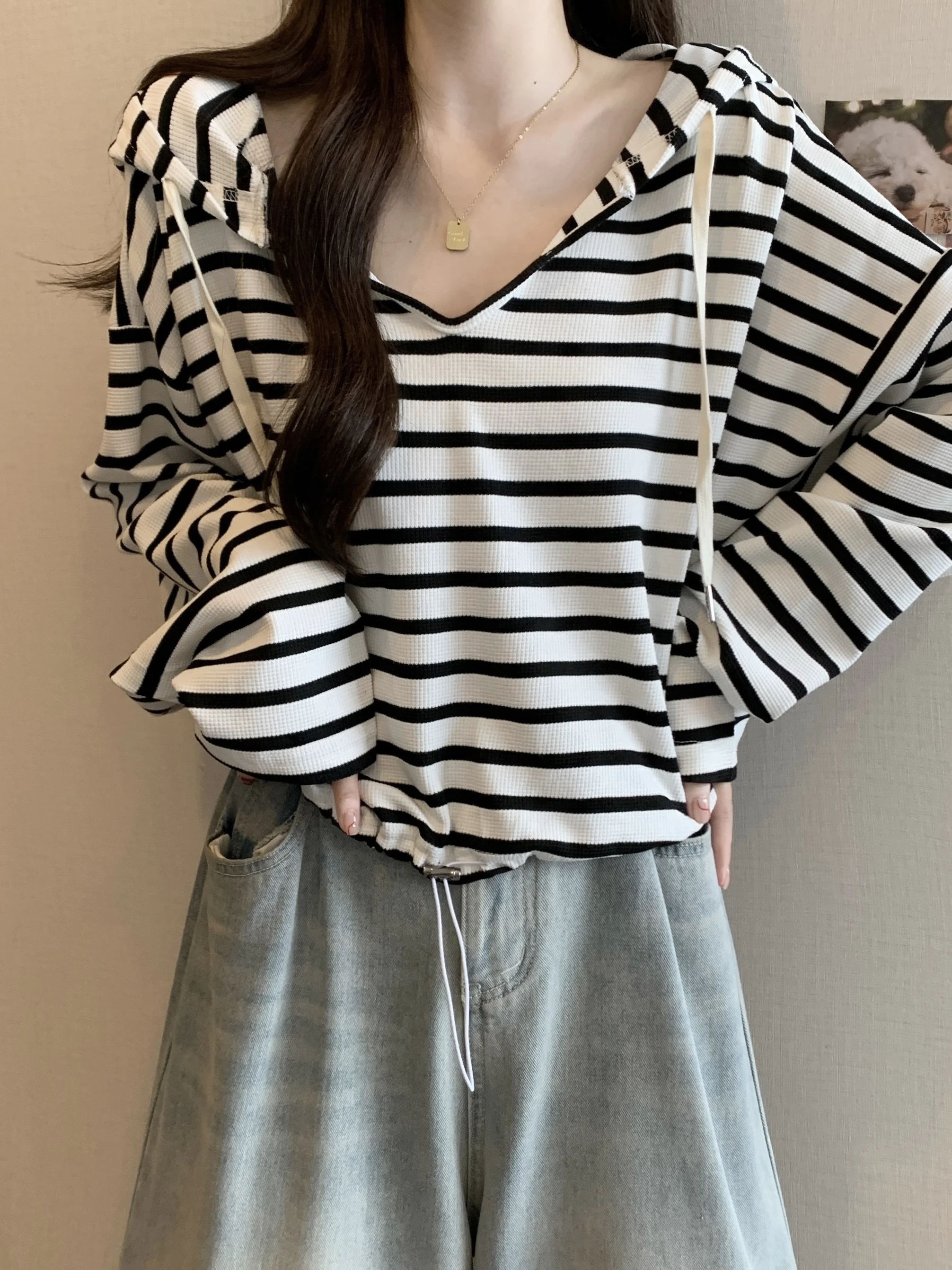 plus Size Women's Lazy Style V-Neck Striped Hooded Long Sleeve T-Shirt Loose Fit Slimming Top Korean Style Casual Wear