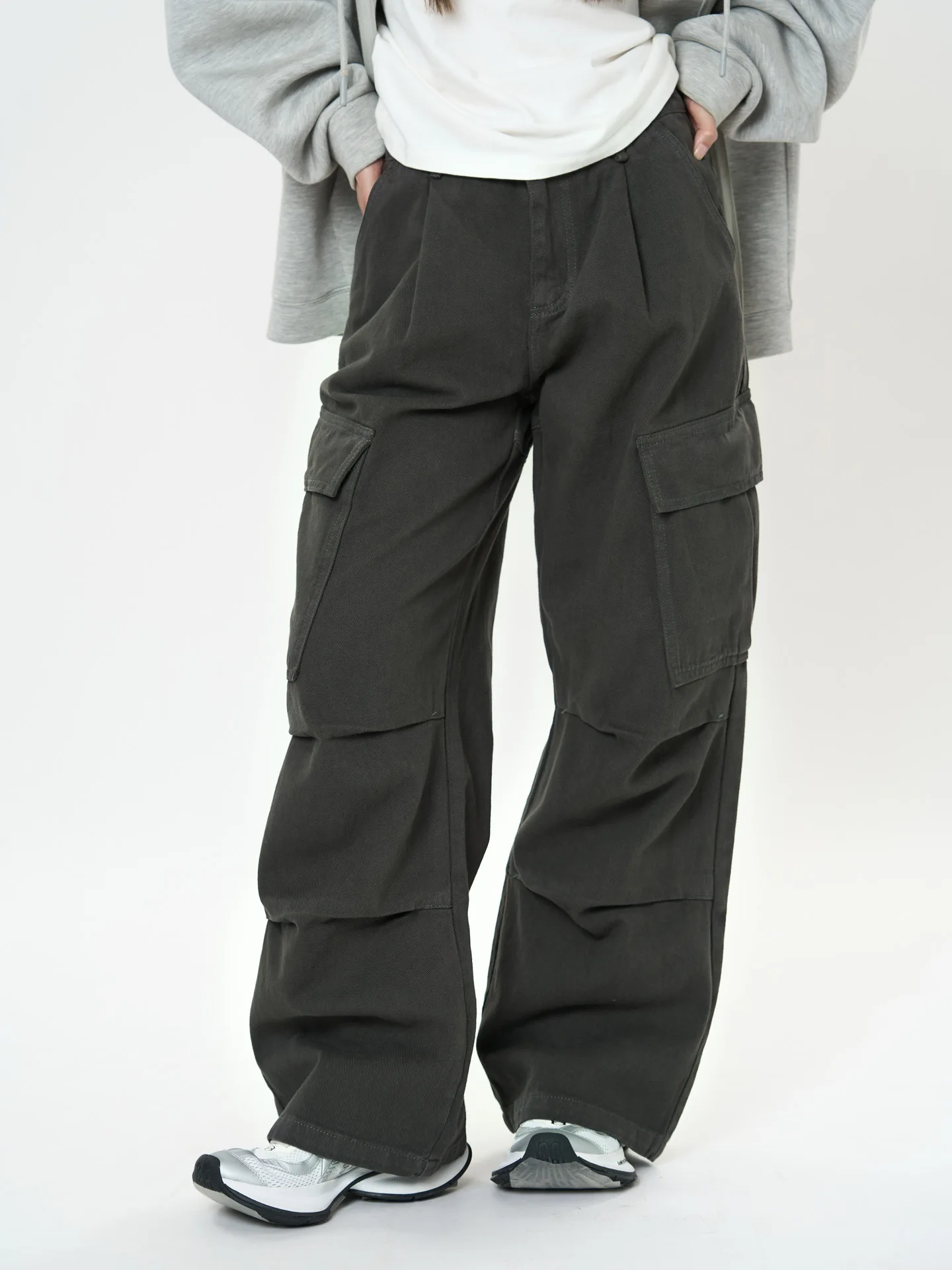 

Autumn and winter women's casual solid color high waisted pocket decoration loose wide leg jeans