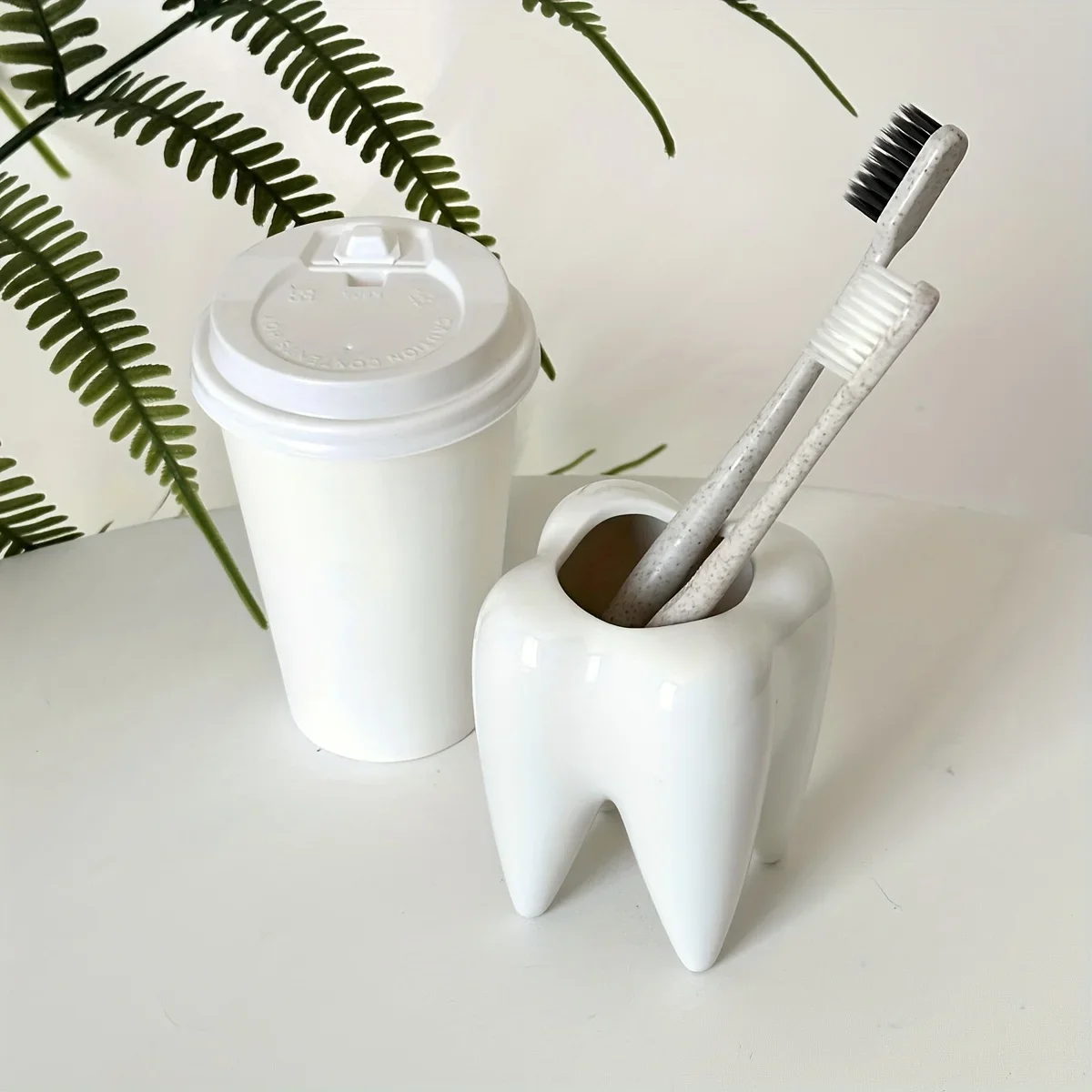 

Ceramic White Toothbrush Holder Big Tooth Shape Pen Containers Desktop Sundries Flower Pot Vase Cup Creative Decor Gifts Travel