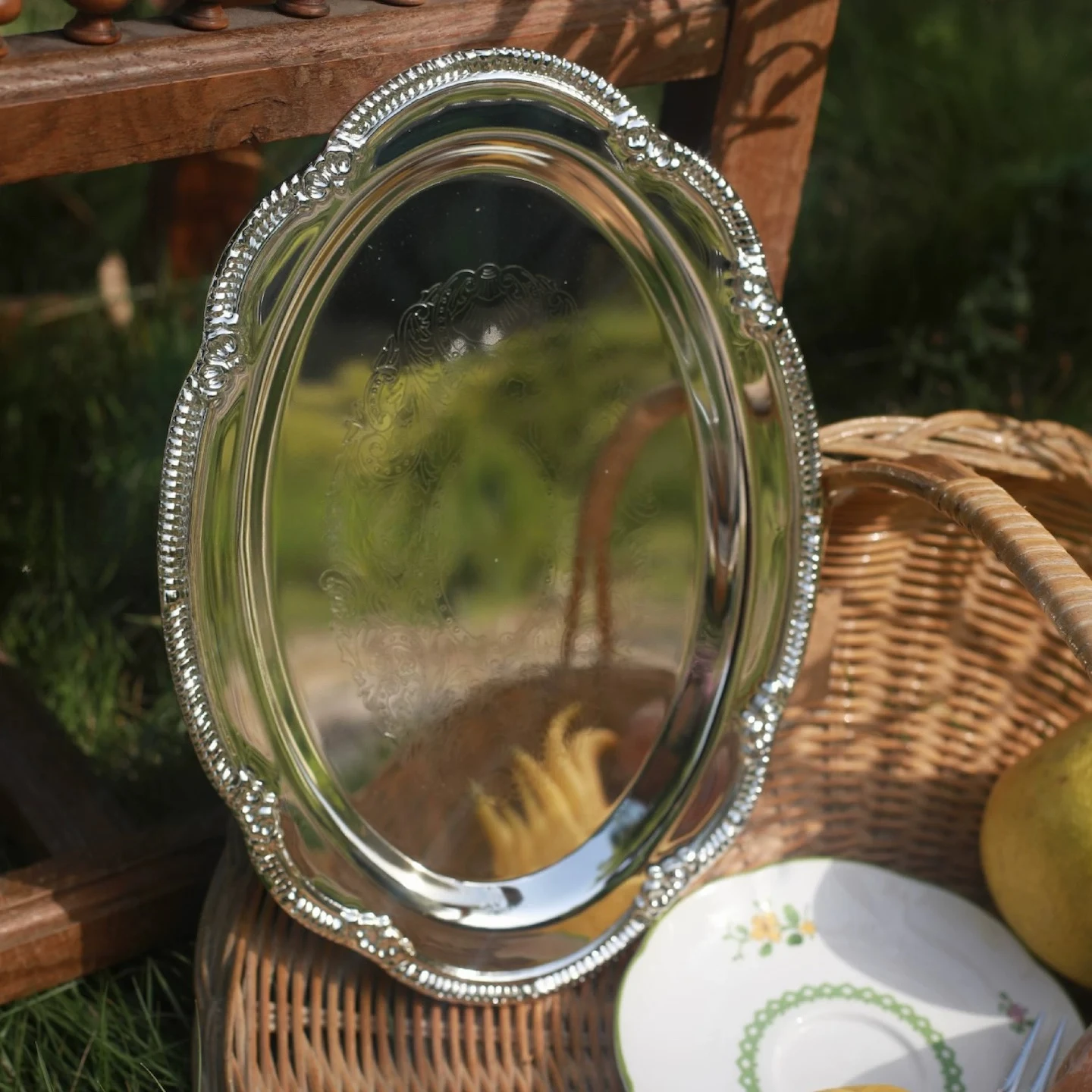 Stainless steel retro relief plate dessert coffee shop props