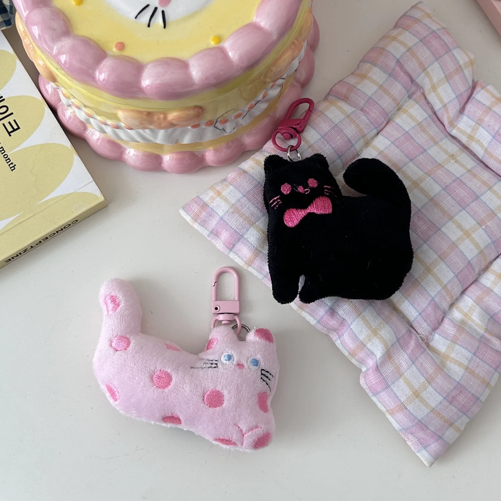 جديد Kawaii حقيبة سلاسل لطيف القط المعلقات الكرتون بناتي القلب INS سلاسل المفاتيح زوجين وأفضل صديق الهدايا الحقائب المدرسية اكسسوارات