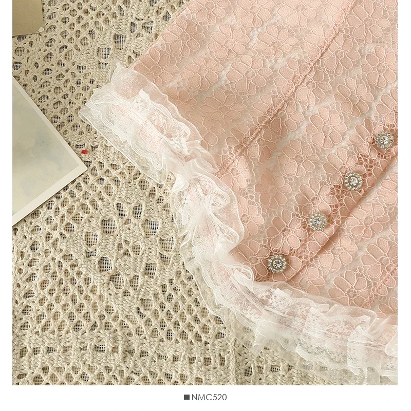 女性の裸の肩のレースのタンクトップ、ブラパッド付きのボタンチューブトップ、伸縮性のあるプリーツ、背中の開いたキャミソール、甘い、セクシー、y2kファッション、新しい