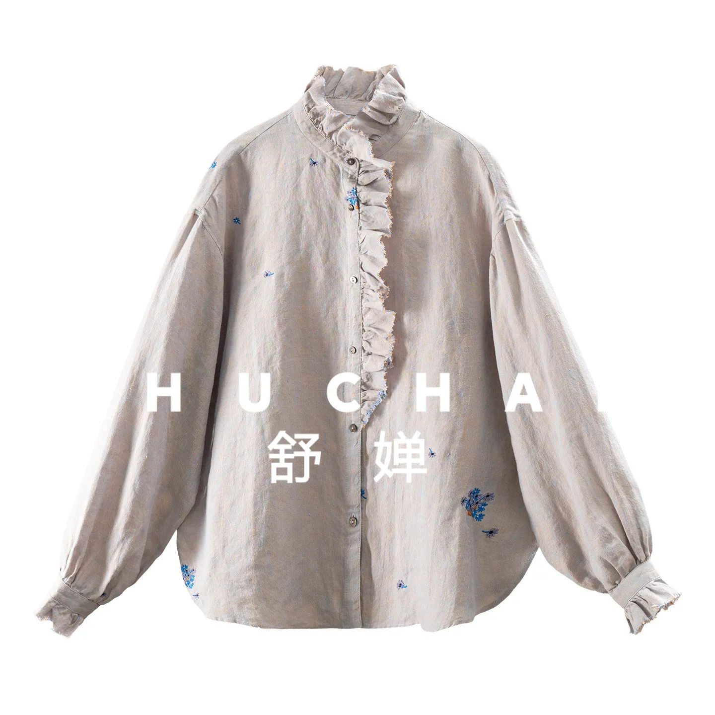 

Женская блузка из конопляной ткани с льняными вставками, окрашенная в массе, с воротником-стойкой и оборками, длинный рукав, модель 68I9, модная коллекция 2026