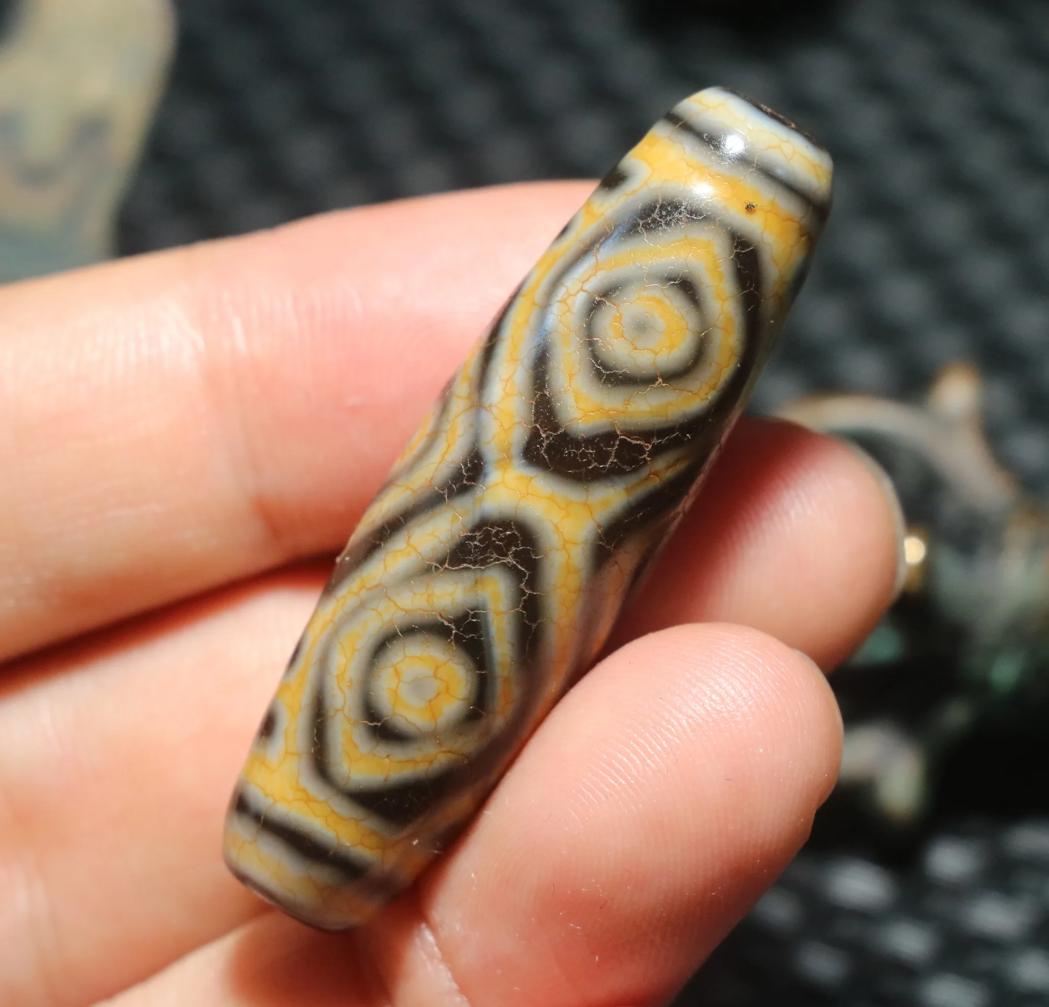 

Magic Energy Tibetan Old Agate Ivory Color Dragon Vein 6 Dragon Eyed Master dZi Bead Amulet Pendant Jewelry Gemstone Treasure