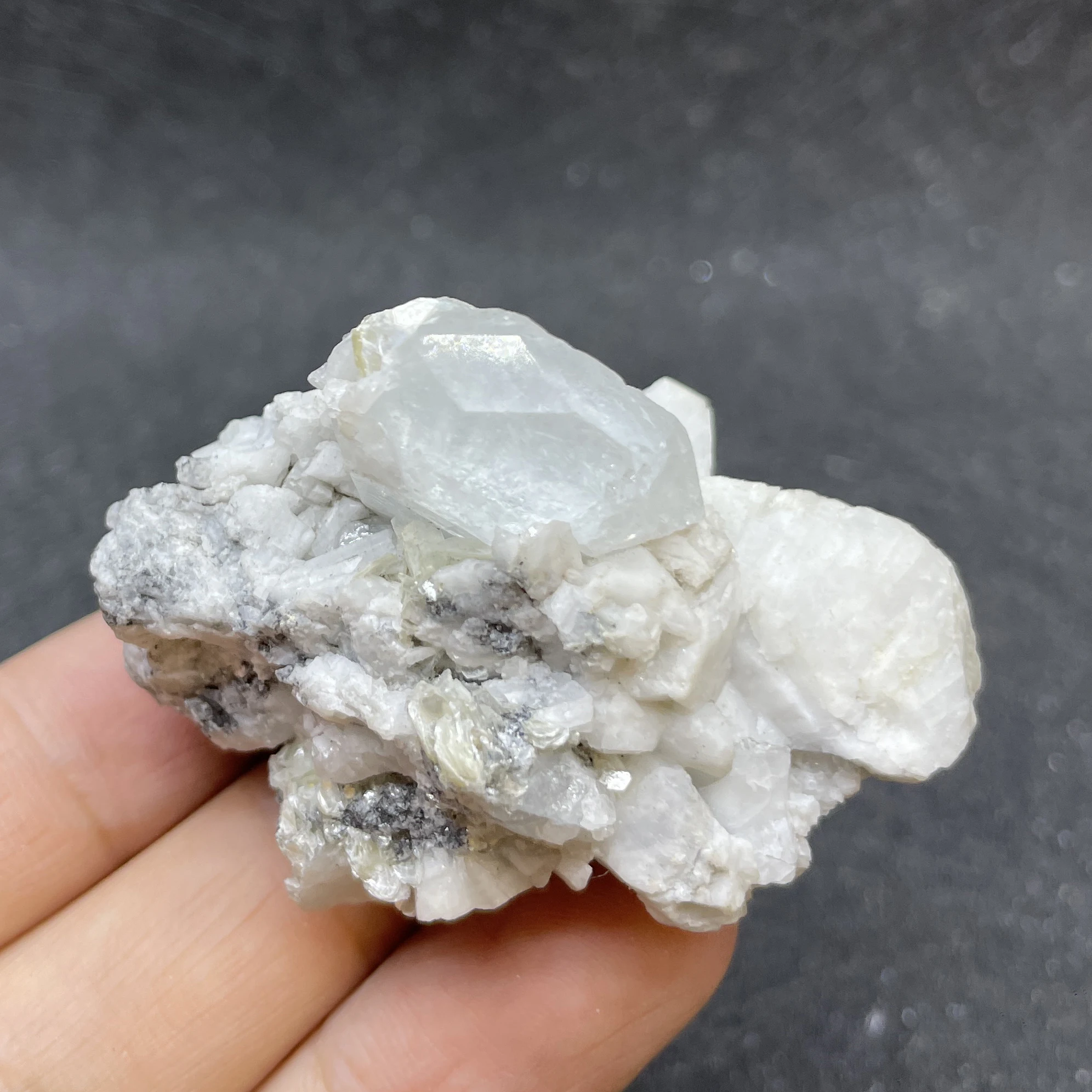 

68 г натуральный необработанный камень аквамарин кристалл обучающий минеральный образец кварцевый камень украшение подарок исцеление