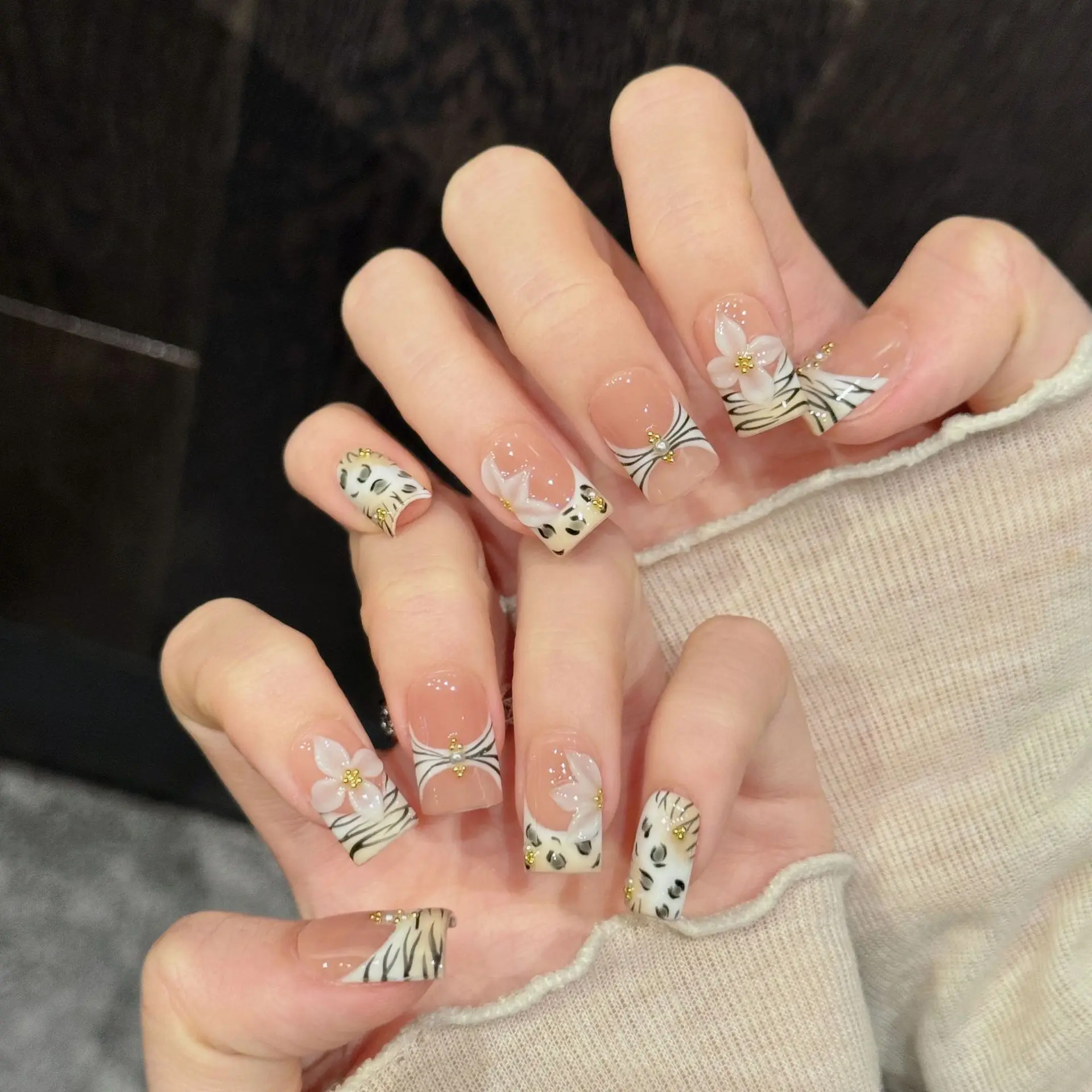 10PCS Short Square Handmade Press On Nails,French Style,Suitable For Festivals Parties And Daily Wear.