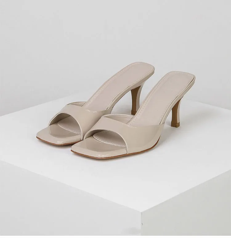 Neue Sommer-Damenpantoletten, luxuriöse offene High-Heel-Sandalen, elegante Party-Kleidersandalen mit eckiger Spitze für Damen in Übergröße – Detail 7