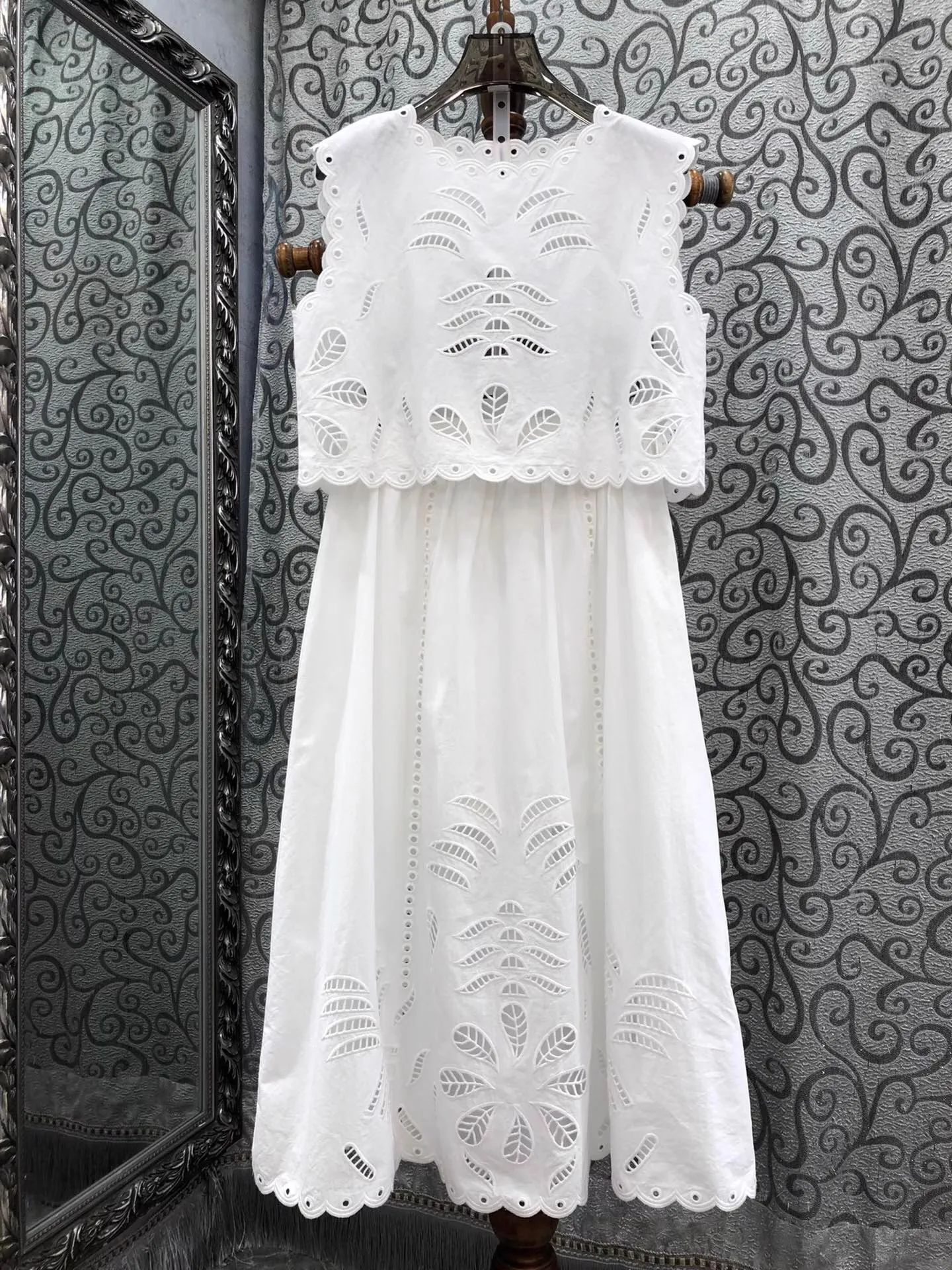 

Crop Sets 2025 Summer Fashion 2 Piece Set Clothes Lady Hollow Out Embroidery Sexy Crop Tops+High Waist Long Yellow White Skirt