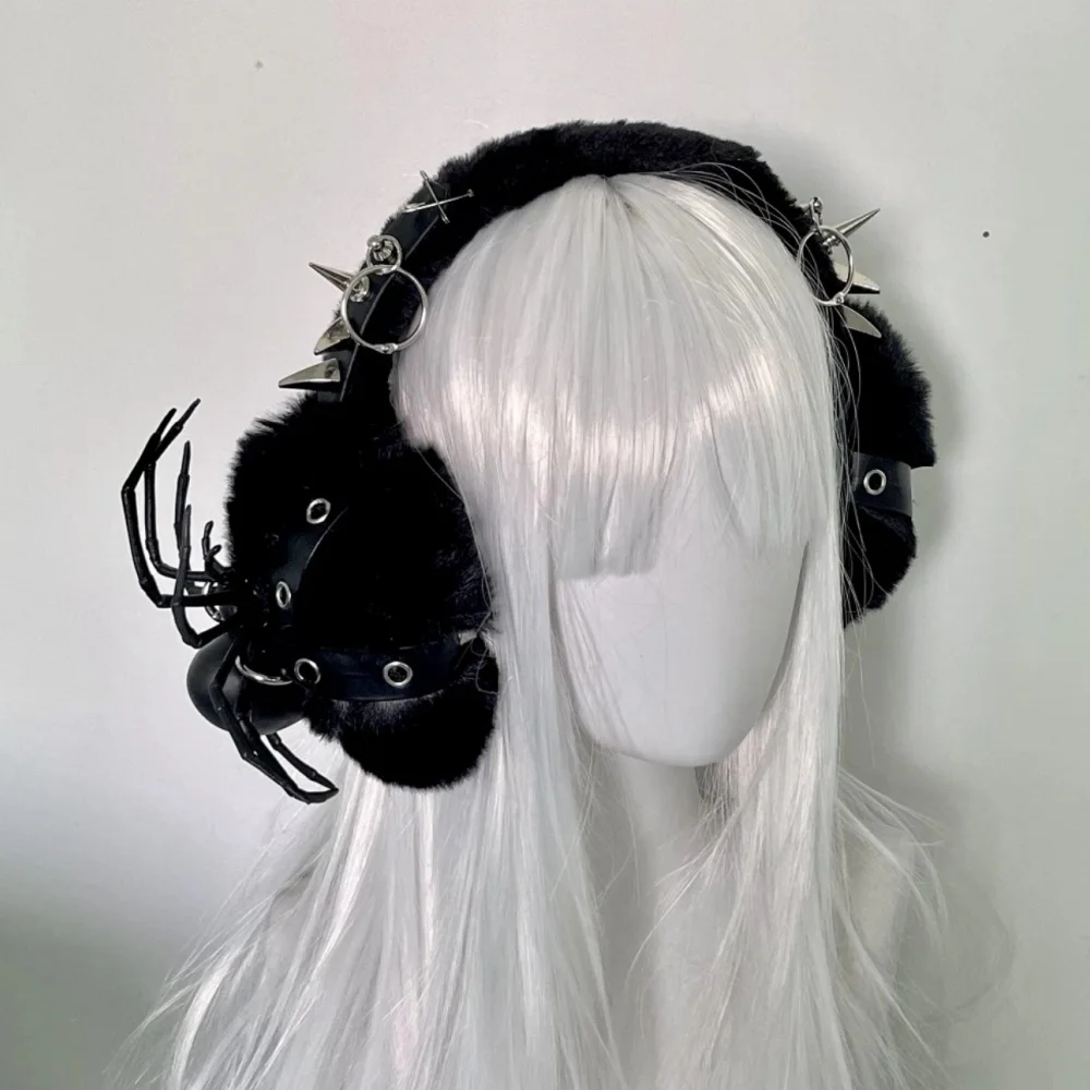 Nuovo fatto a mano Venom Spider Peluche Paraorecchie Darkly Nero Punk Rivetti Calda Sottocultura Paraorecchie Pieghevoli Accessori Invernali per le Ragazze