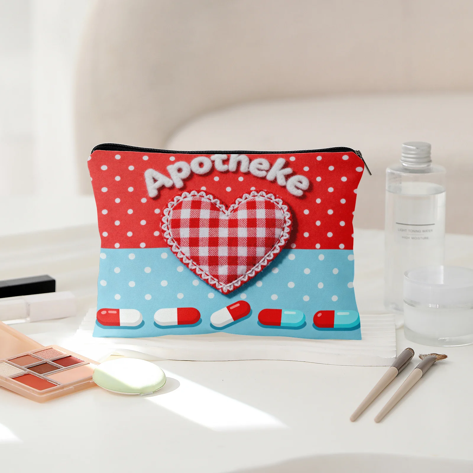 1 Piece of Heart-Shaped Capsule - Red Plaid Heart-Shaped Blue and White Polka Dot Makeup Bag - Multifunctional Zipper Pouch for Women, Perfect Travel Zipper Storage Bag, Fun Birthday Gift