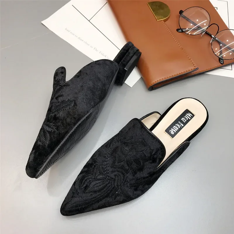 Fashion Embroidery Mules Women Fur Slides Half Slippers 3d Embroider Velvet Shoes Ladies Flats Flower Decoration Kendall